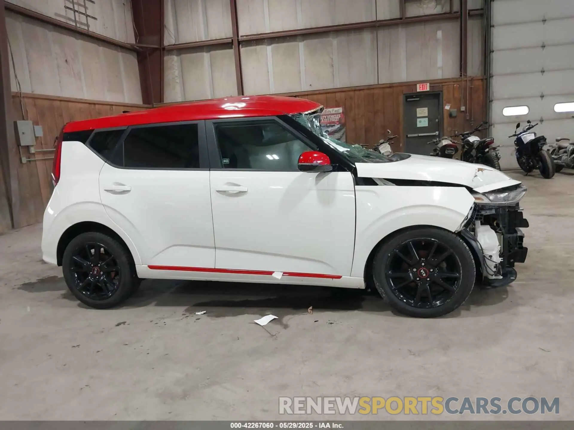 14 Photograph of a damaged car KNDJ63AU3L7097065 KIA SOUL 2020