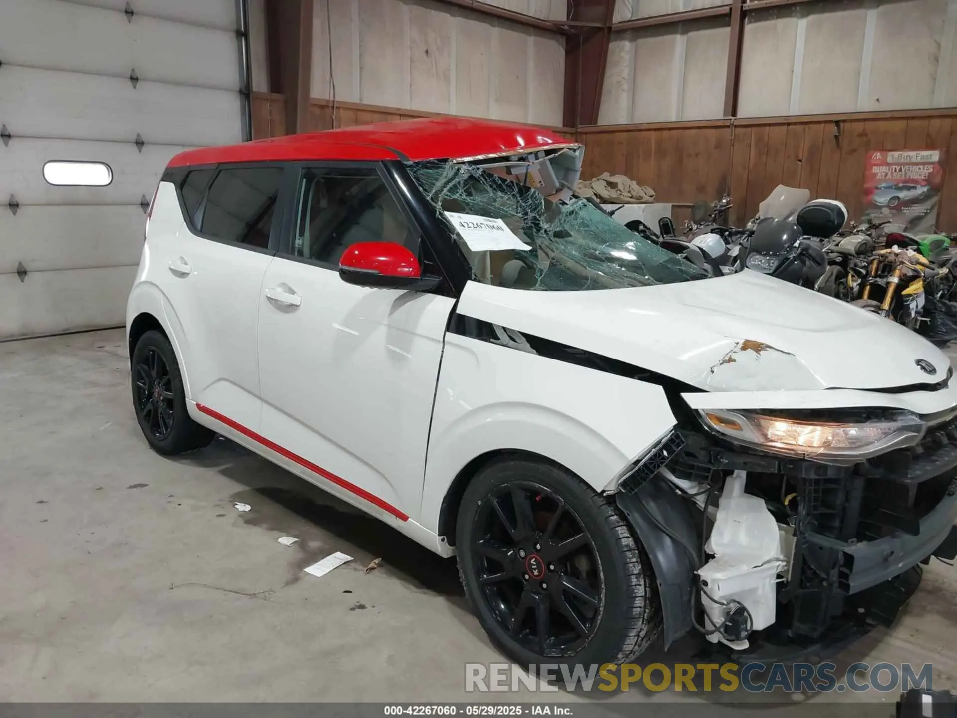 21 Photograph of a damaged car KNDJ63AU3L7097065 KIA SOUL 2020