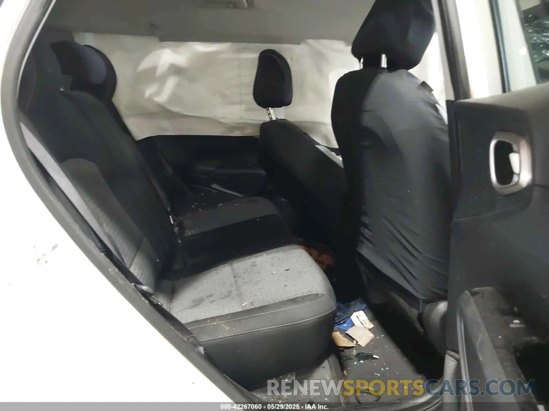 8 Photograph of a damaged car KNDJ63AU3L7097065 KIA SOUL 2020