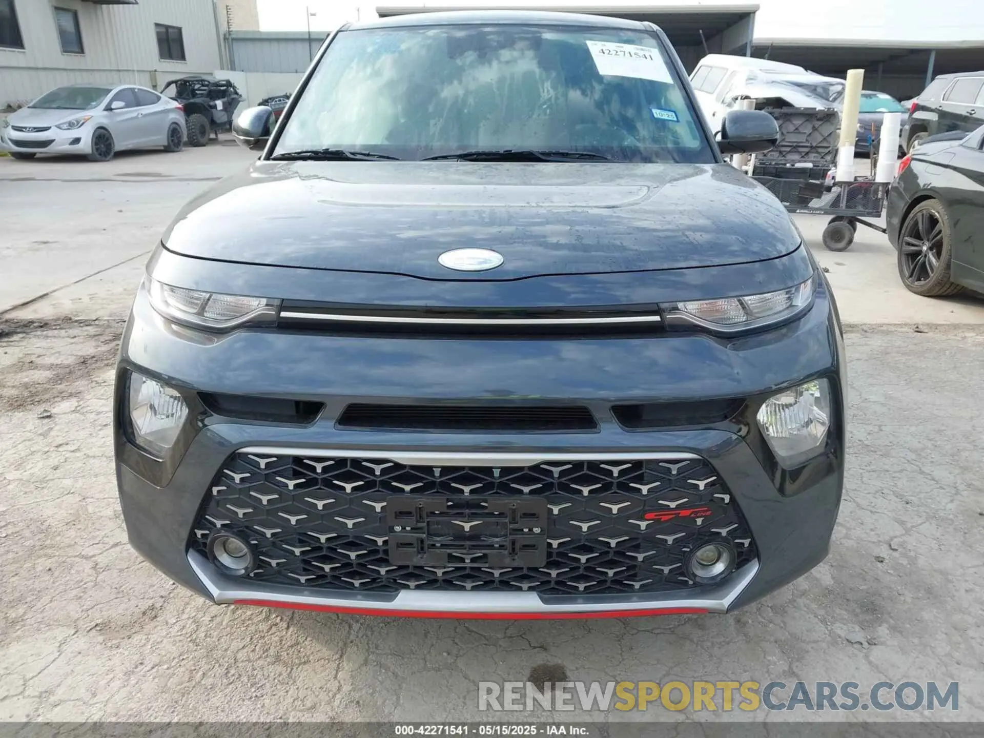 12 Photograph of a damaged car KNDJ63AU4L7055326 KIA SOUL 2020