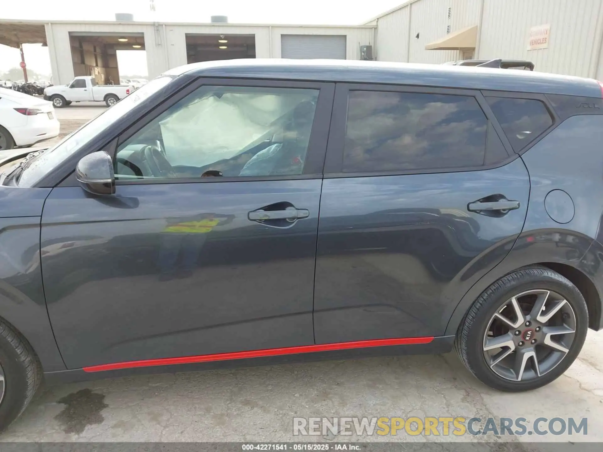 14 Photograph of a damaged car KNDJ63AU4L7055326 KIA SOUL 2020