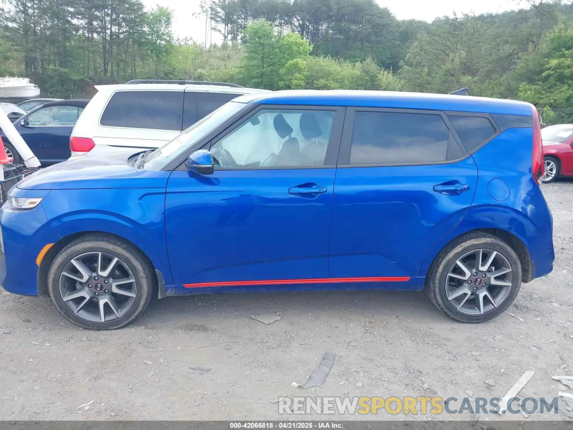 14 Photograph of a damaged car KNDJ63AU4L7094532 KIA SOUL 2020