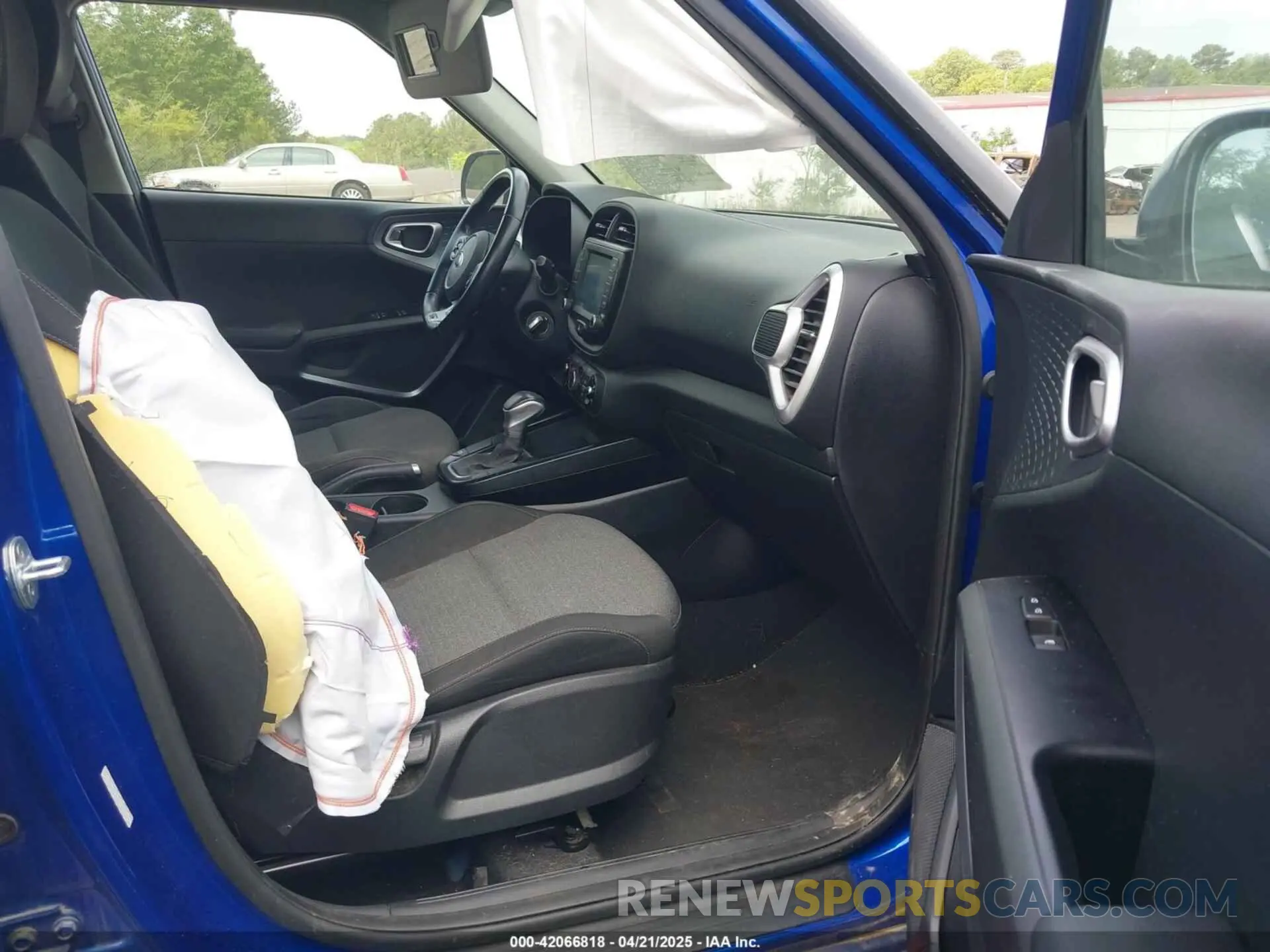 5 Photograph of a damaged car KNDJ63AU4L7094532 KIA SOUL 2020