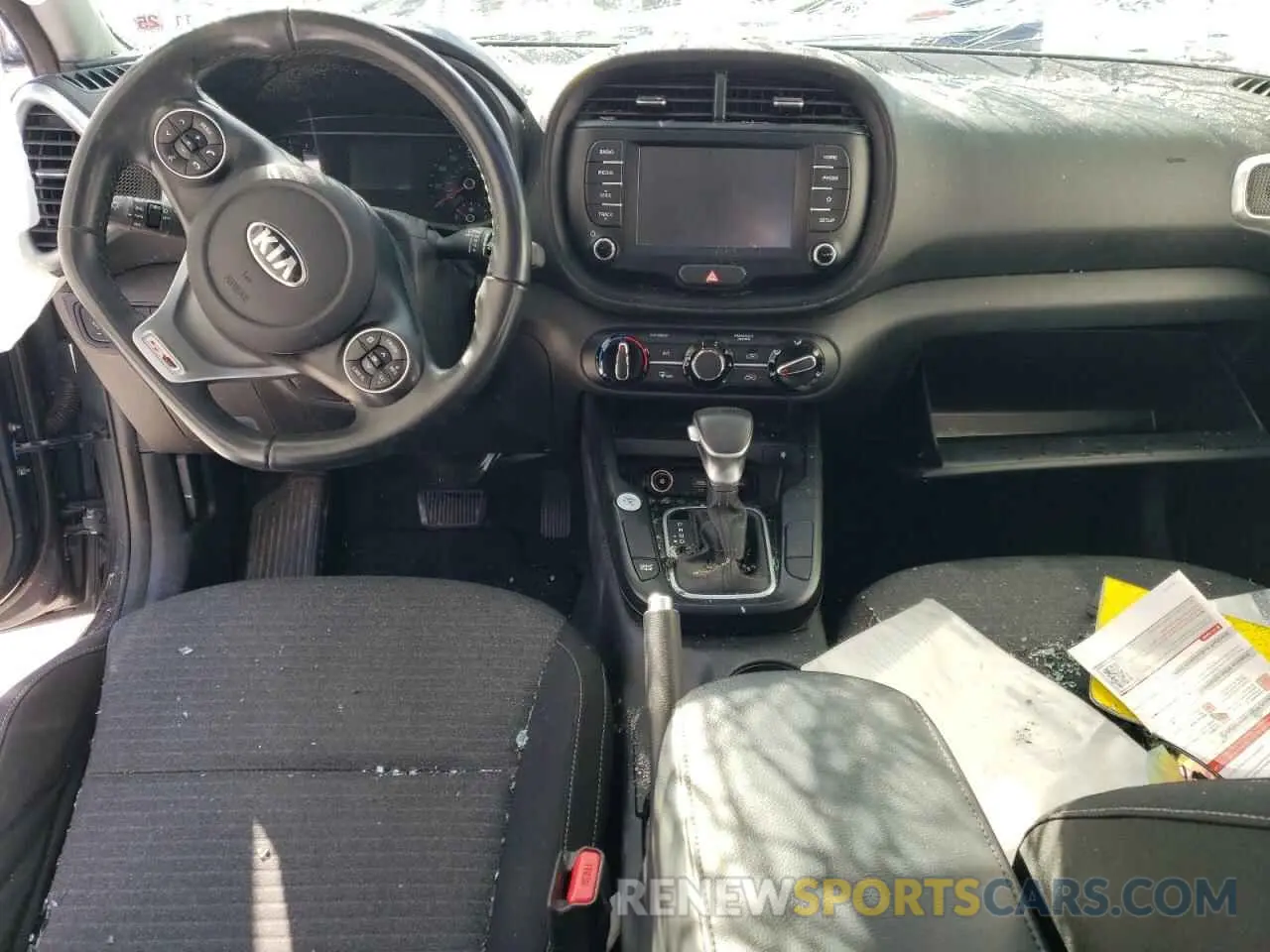 8 Photograph of a damaged car KNDJ63AU5L7050779 KIA SOUL 2020