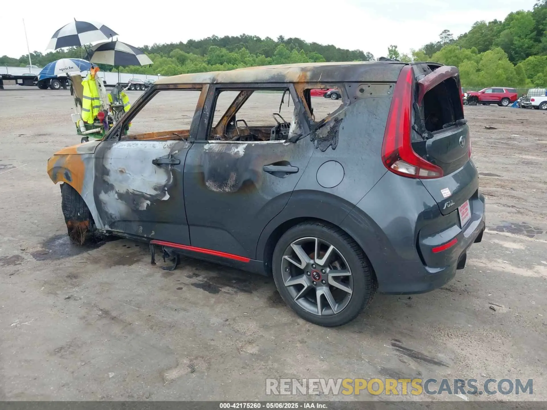 3 Photograph of a damaged car KNDJ63AU5L7103934 KIA SOUL 2020