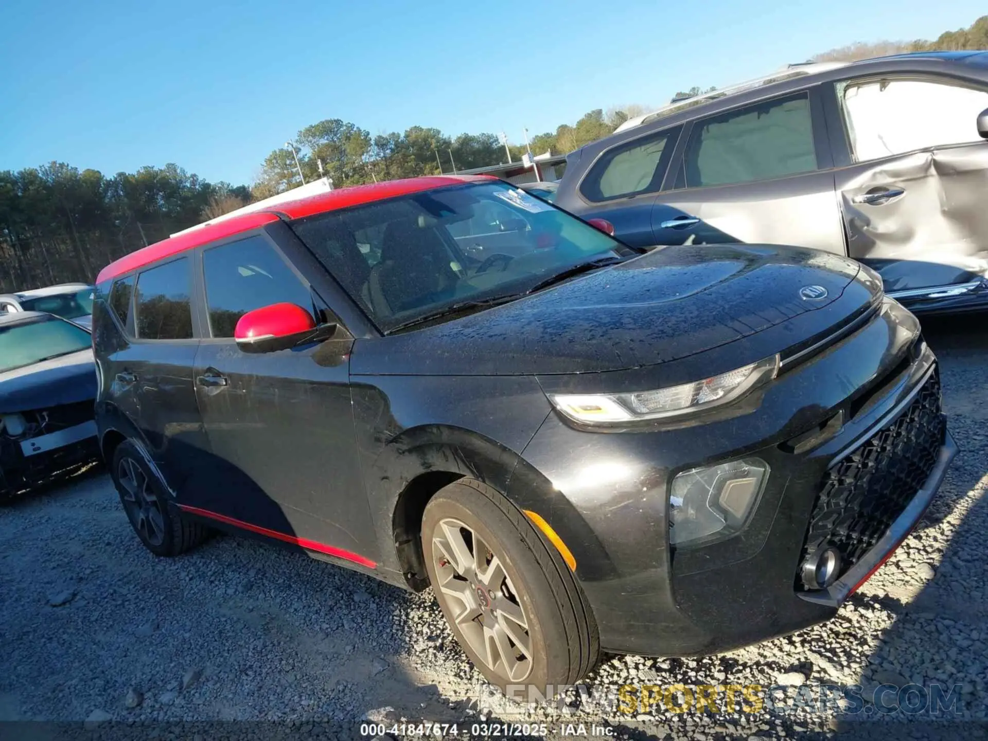 13 Photograph of a damaged car KNDJ63AU6L7003129 KIA SOUL 2020