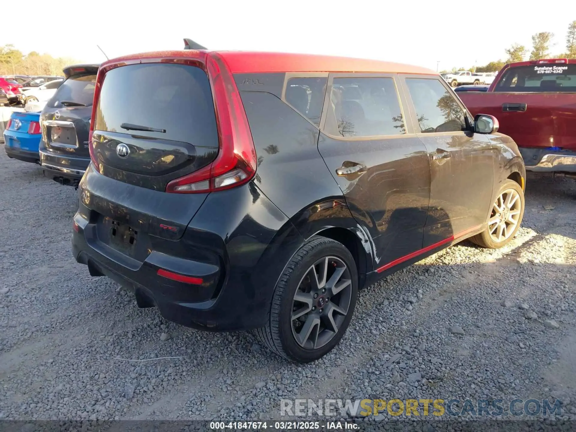 4 Photograph of a damaged car KNDJ63AU6L7003129 KIA SOUL 2020