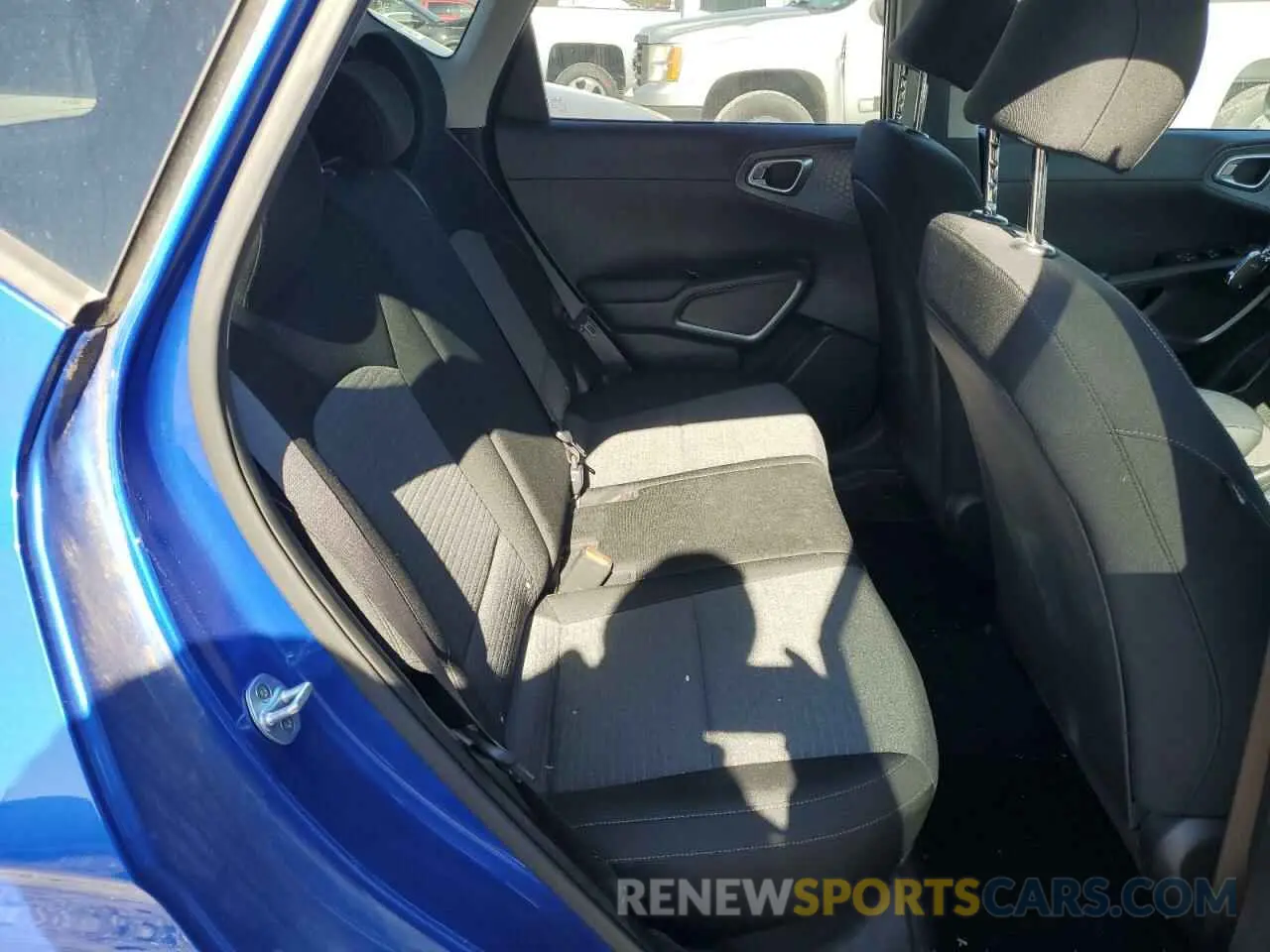 10 Photograph of a damaged car KNDJ63AU6L7013515 KIA SOUL 2020