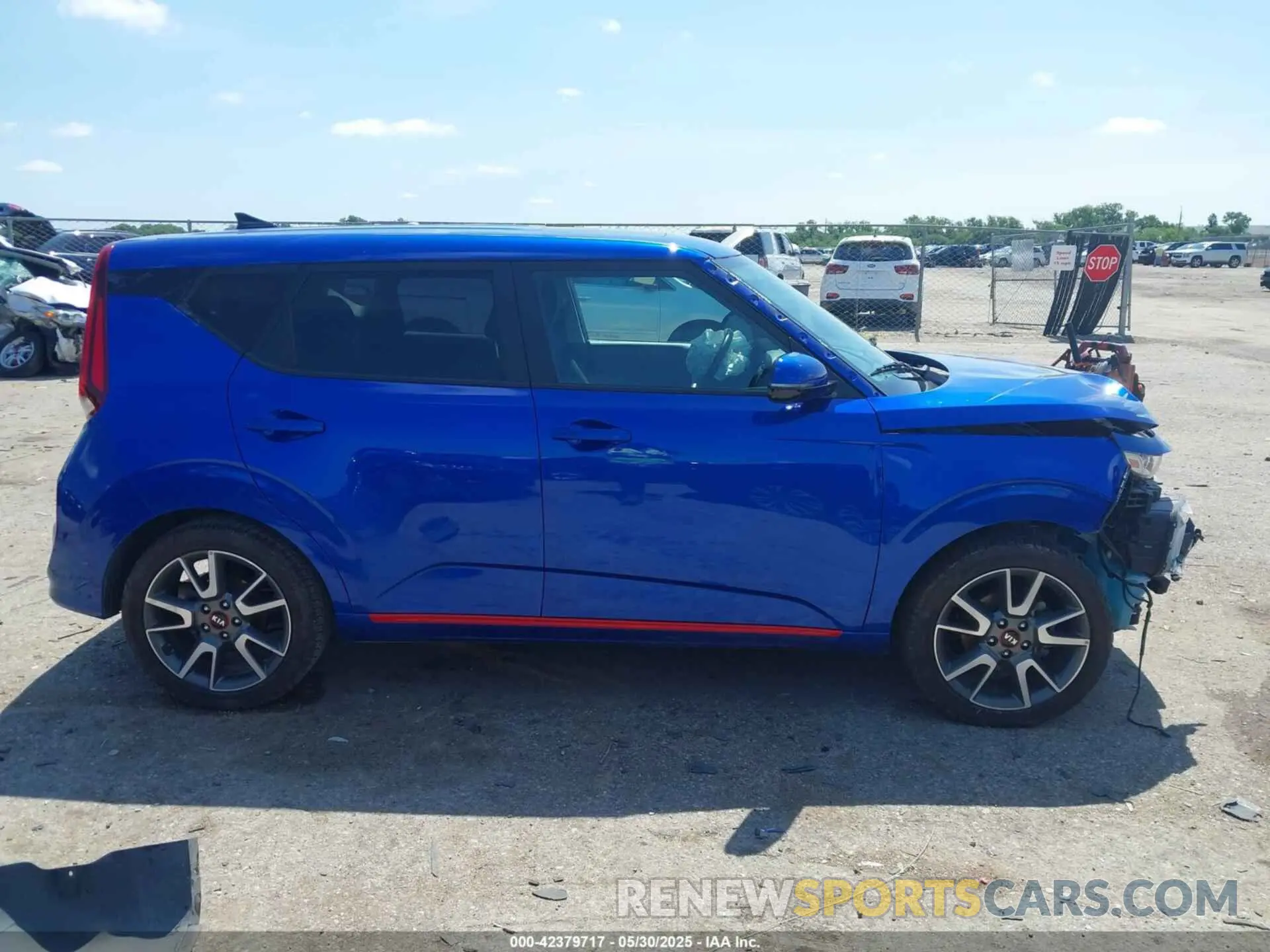 12 Photograph of a damaged car KNDJ63AU6L7086951 KIA SOUL 2020