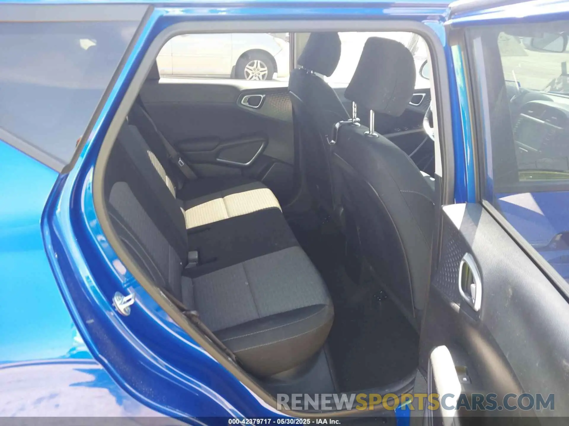 8 Photograph of a damaged car KNDJ63AU6L7086951 KIA SOUL 2020