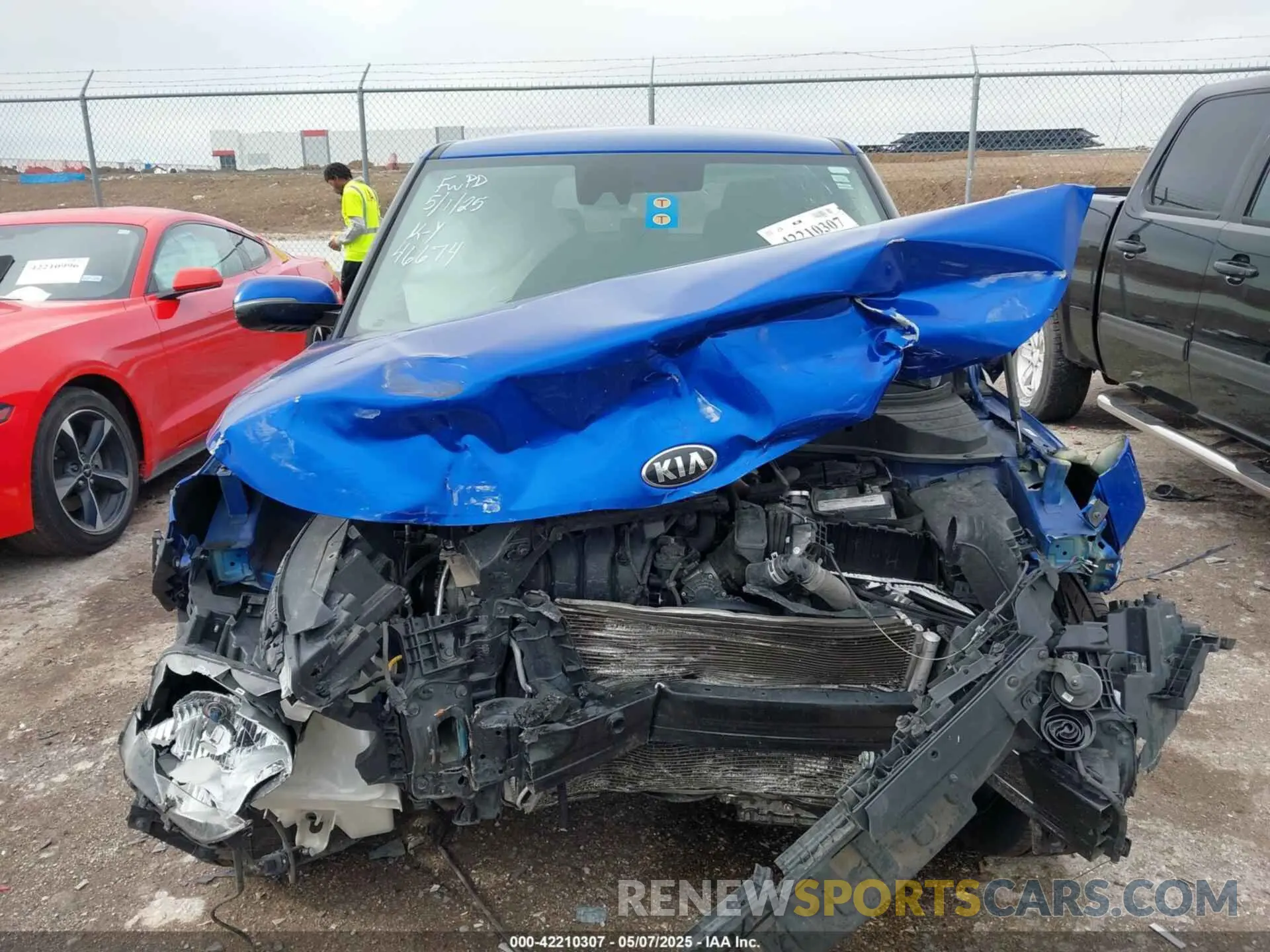 13 Photograph of a damaged car KNDJ63AU7L7055255 KIA SOUL 2020