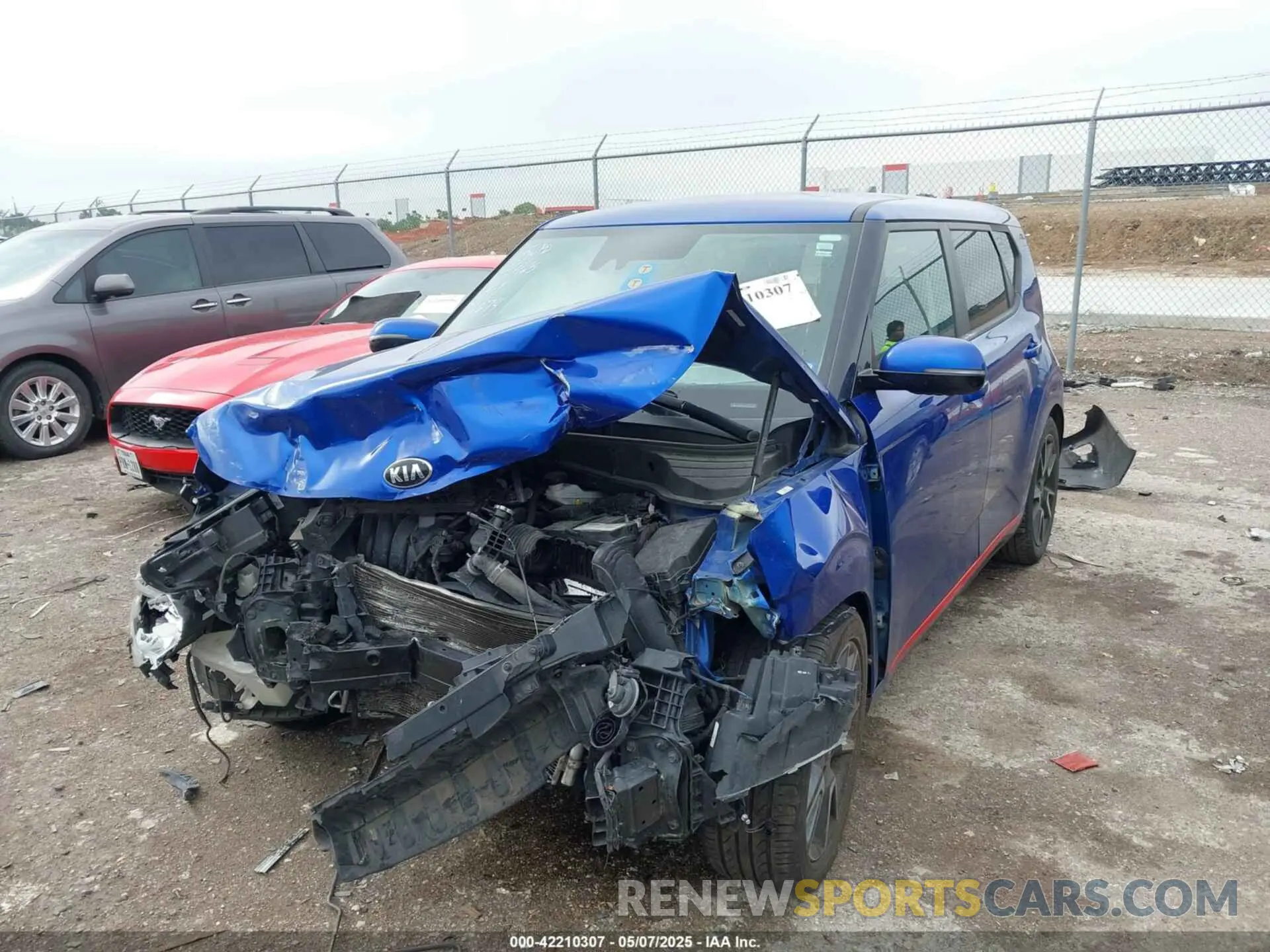 2 Photograph of a damaged car KNDJ63AU7L7055255 KIA SOUL 2020
