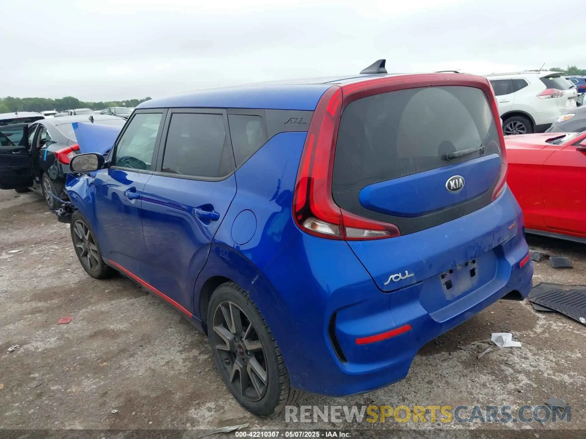 3 Photograph of a damaged car KNDJ63AU7L7055255 KIA SOUL 2020