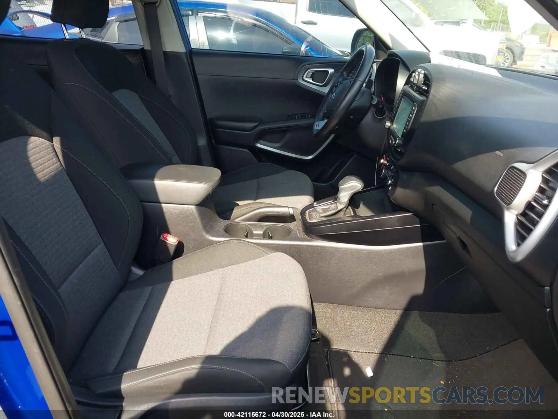 5 Photograph of a damaged car KNDJ63AU7L7118662 KIA SOUL 2020