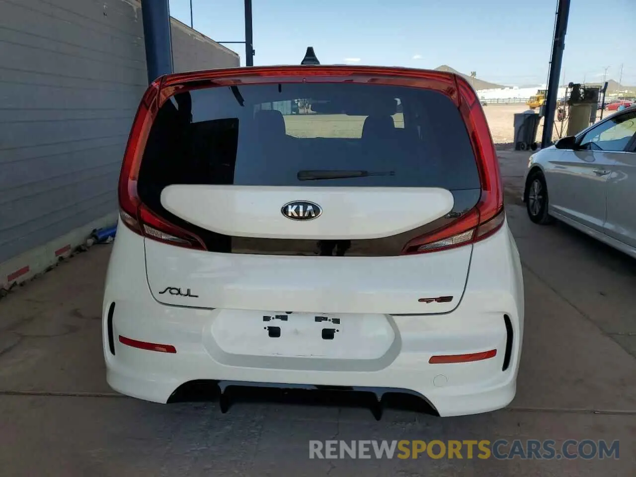 6 Photograph of a damaged car KNDJ63AU7L7724236 KIA SOUL 2020