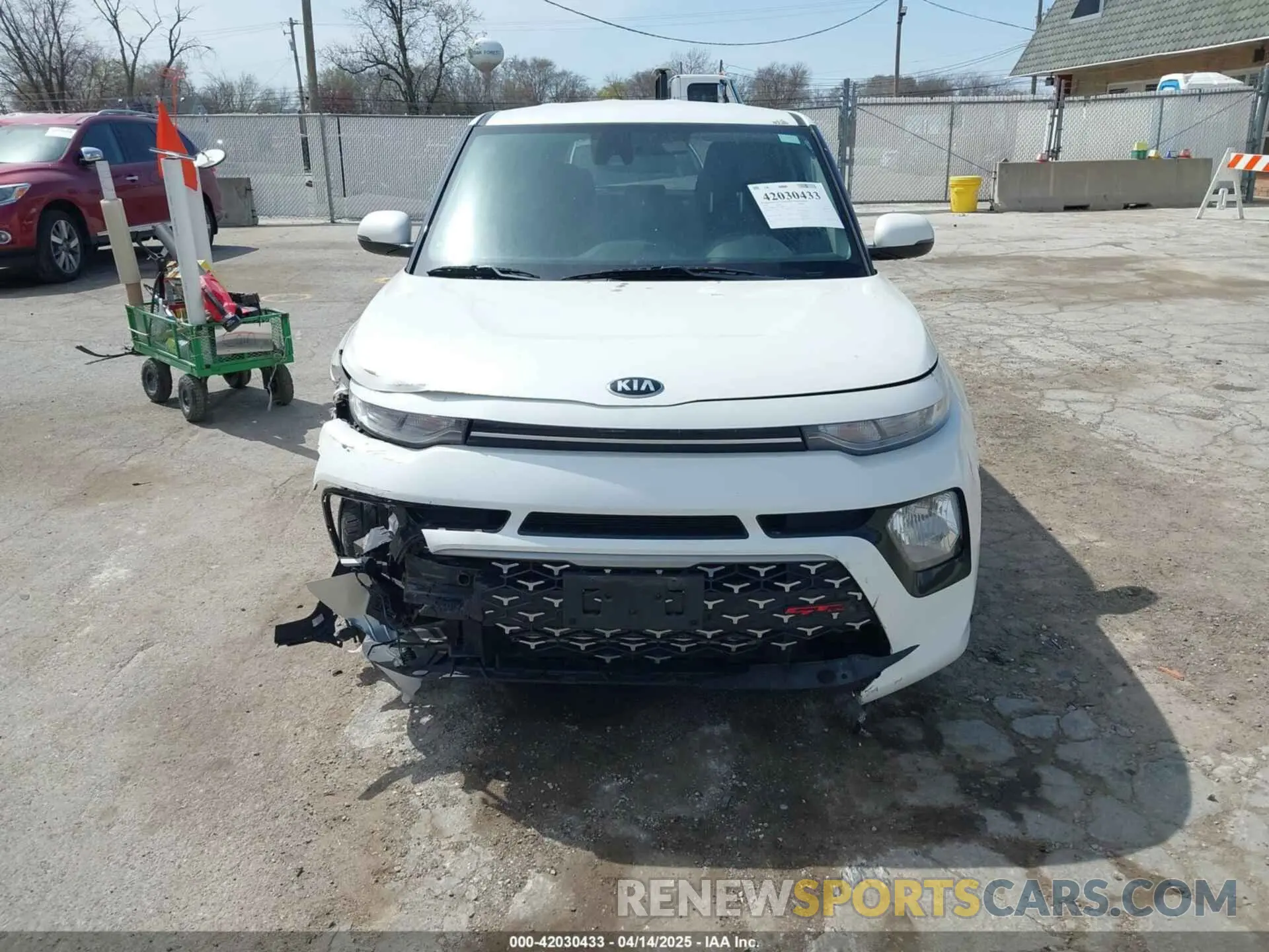 13 Photograph of a damaged car KNDJ63AU7L7732806 KIA SOUL 2020