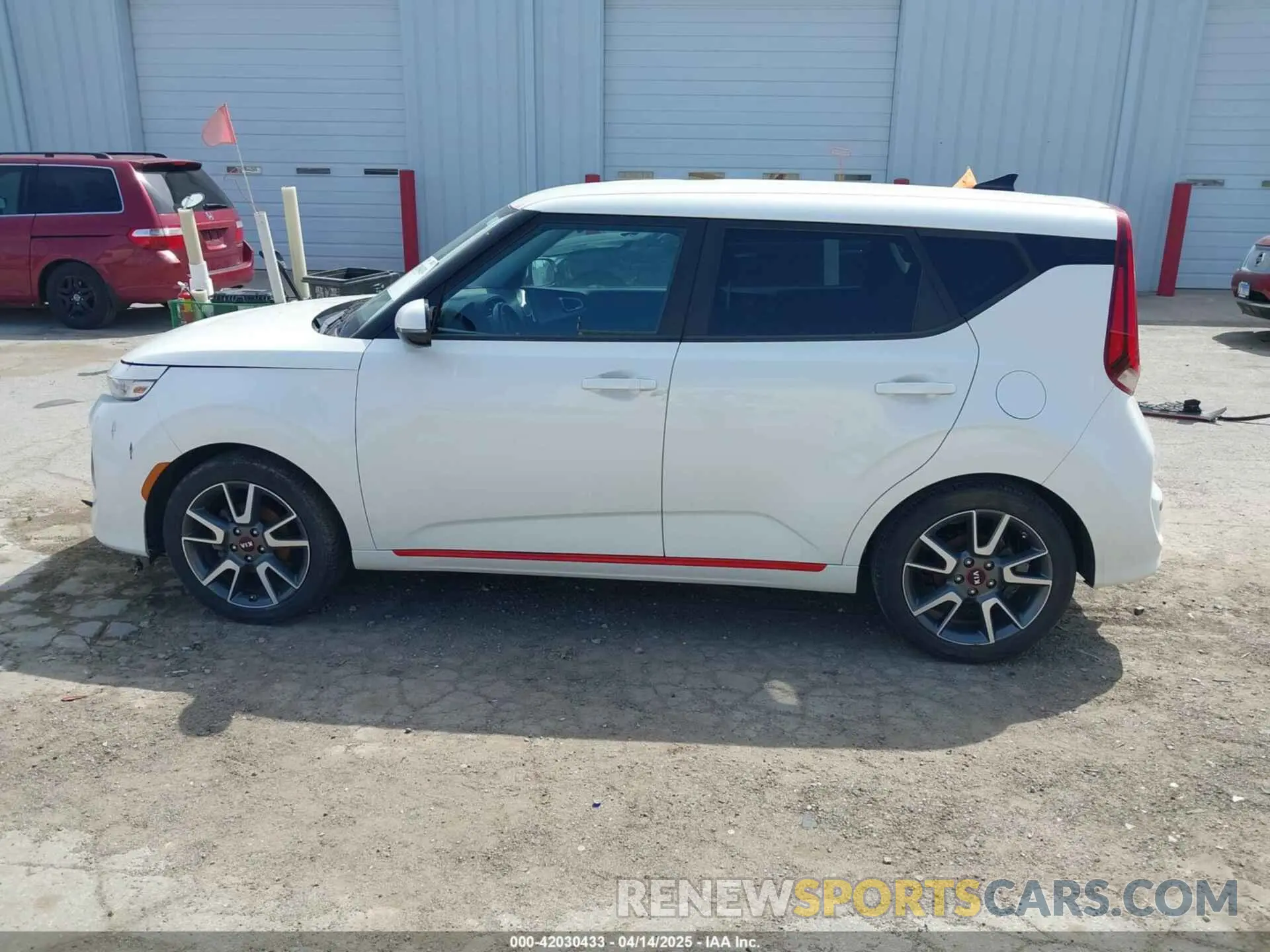 15 Photograph of a damaged car KNDJ63AU7L7732806 KIA SOUL 2020
