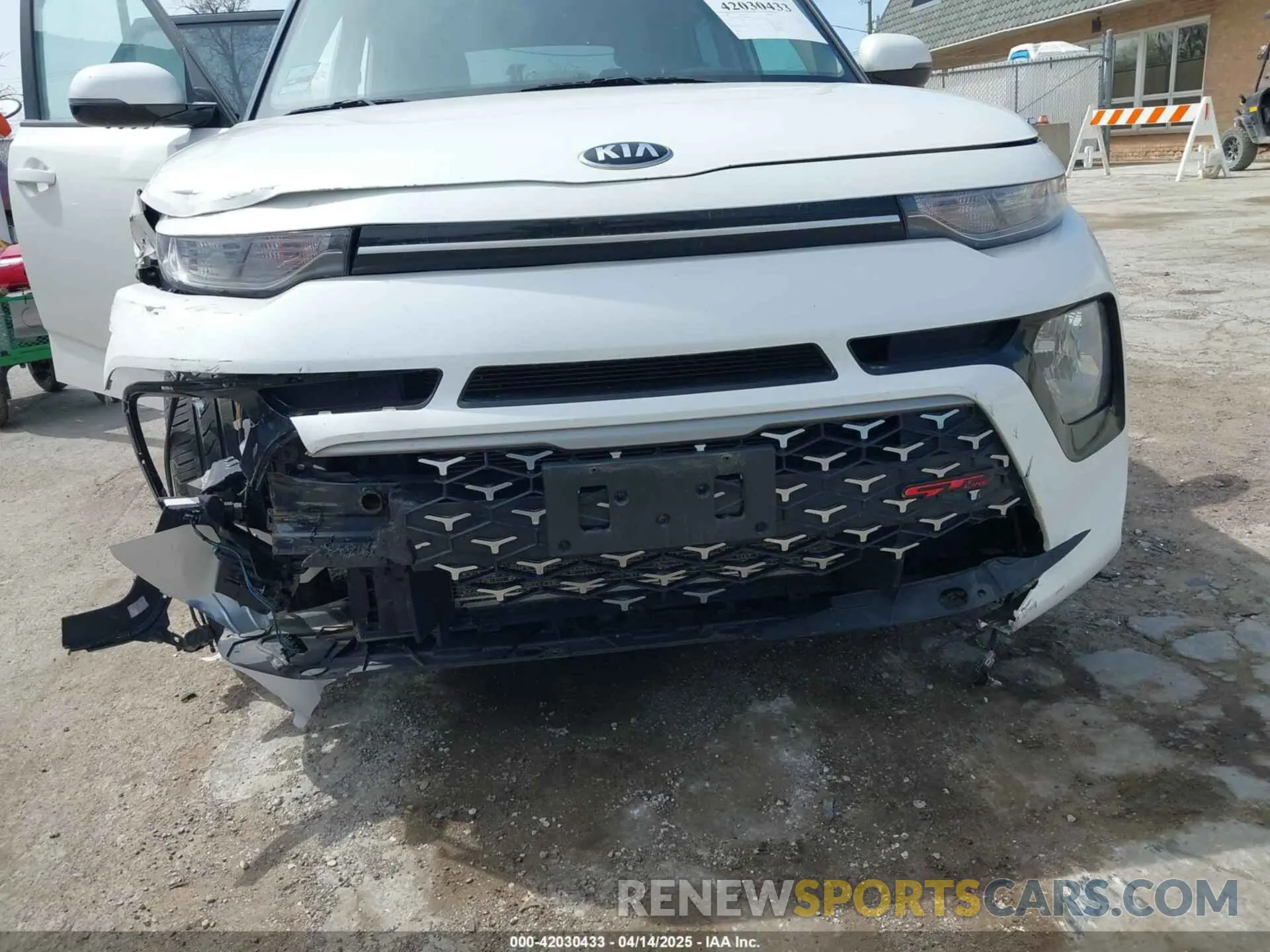 6 Photograph of a damaged car KNDJ63AU7L7732806 KIA SOUL 2020