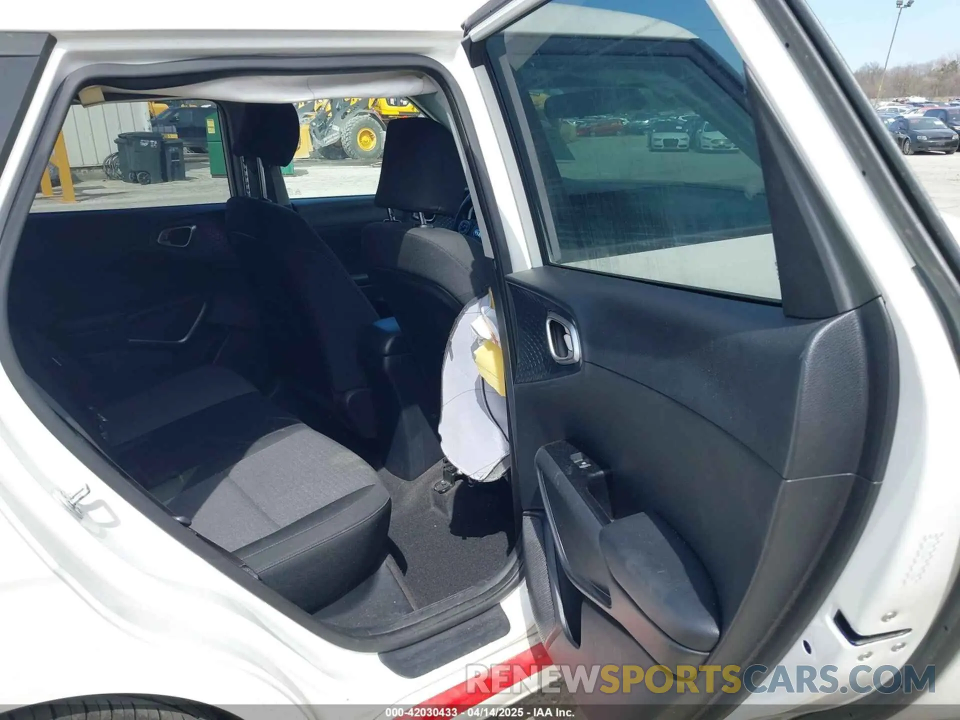 8 Photograph of a damaged car KNDJ63AU7L7732806 KIA SOUL 2020