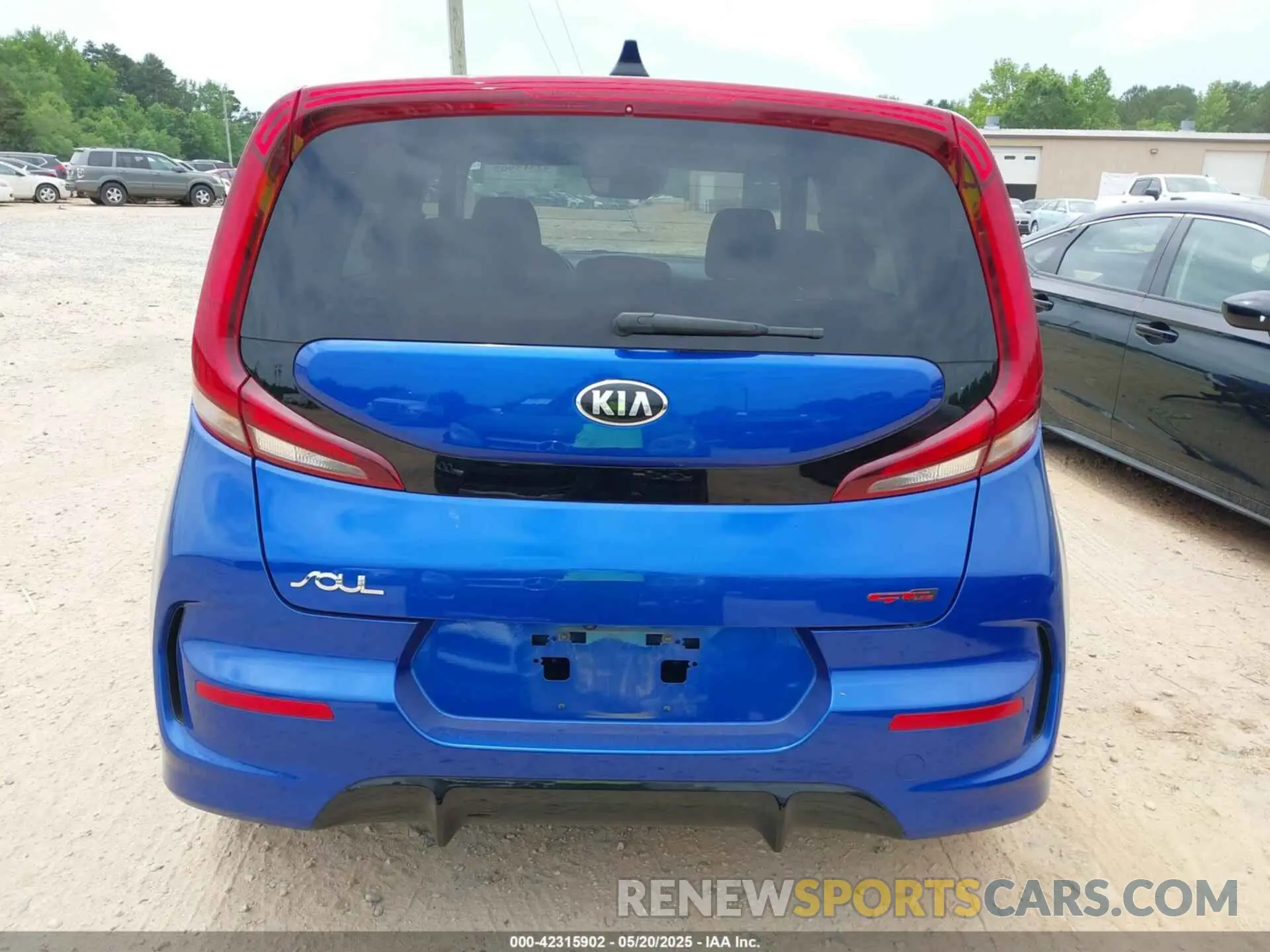 16 Photograph of a damaged car KNDJ63AU8L7044555 KIA SOUL 2020