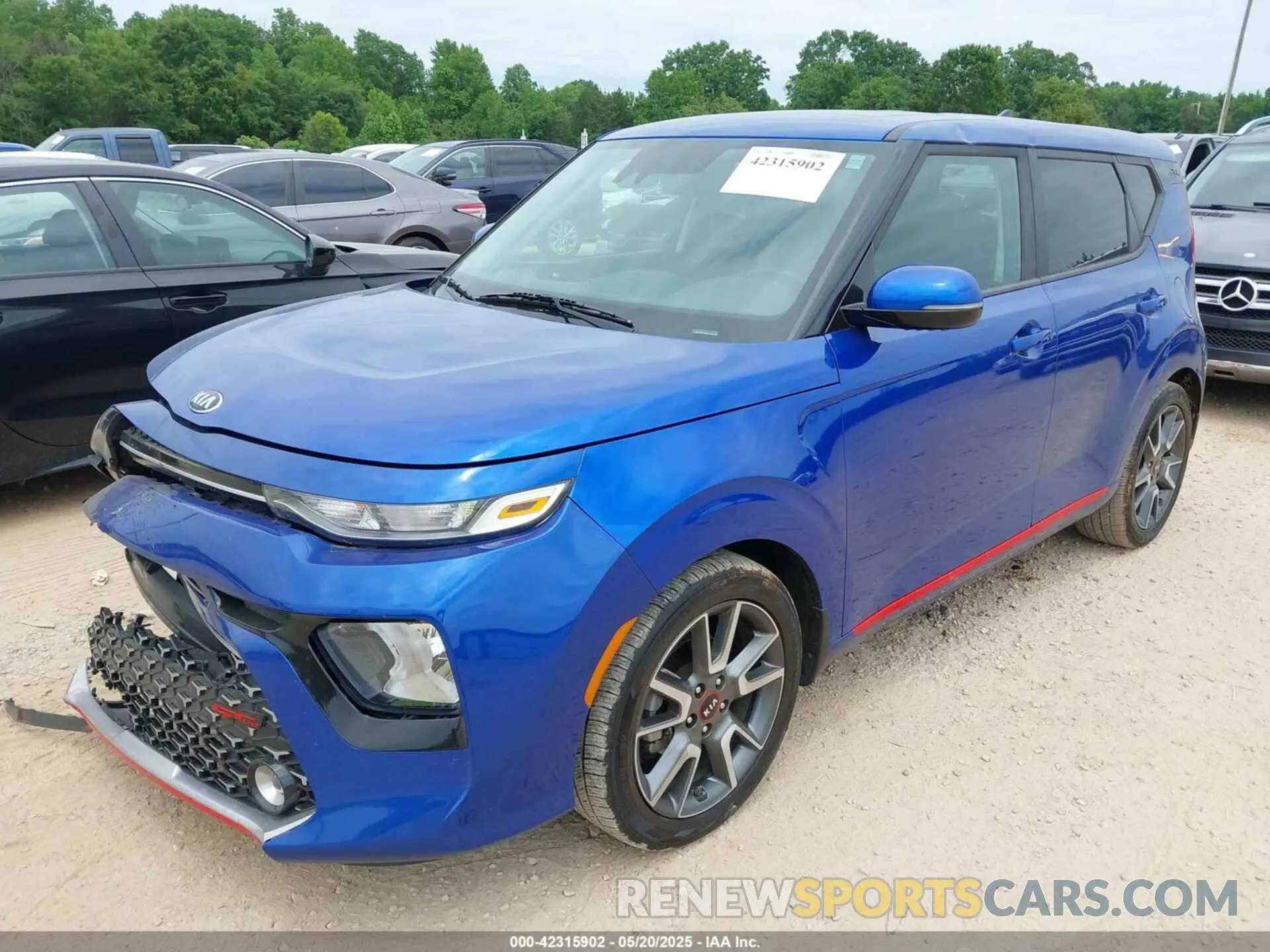 2 Photograph of a damaged car KNDJ63AU8L7044555 KIA SOUL 2020