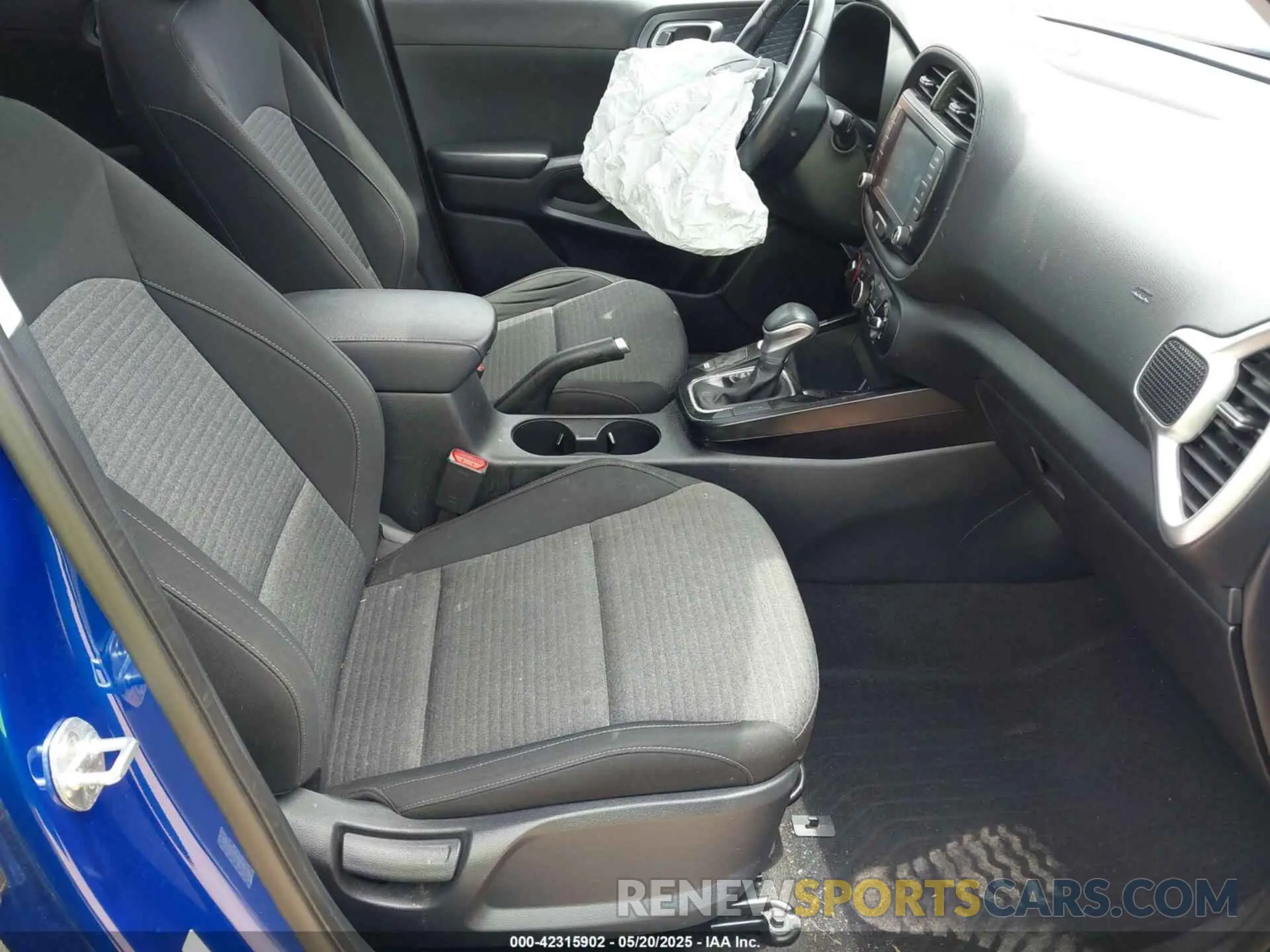 5 Photograph of a damaged car KNDJ63AU8L7044555 KIA SOUL 2020