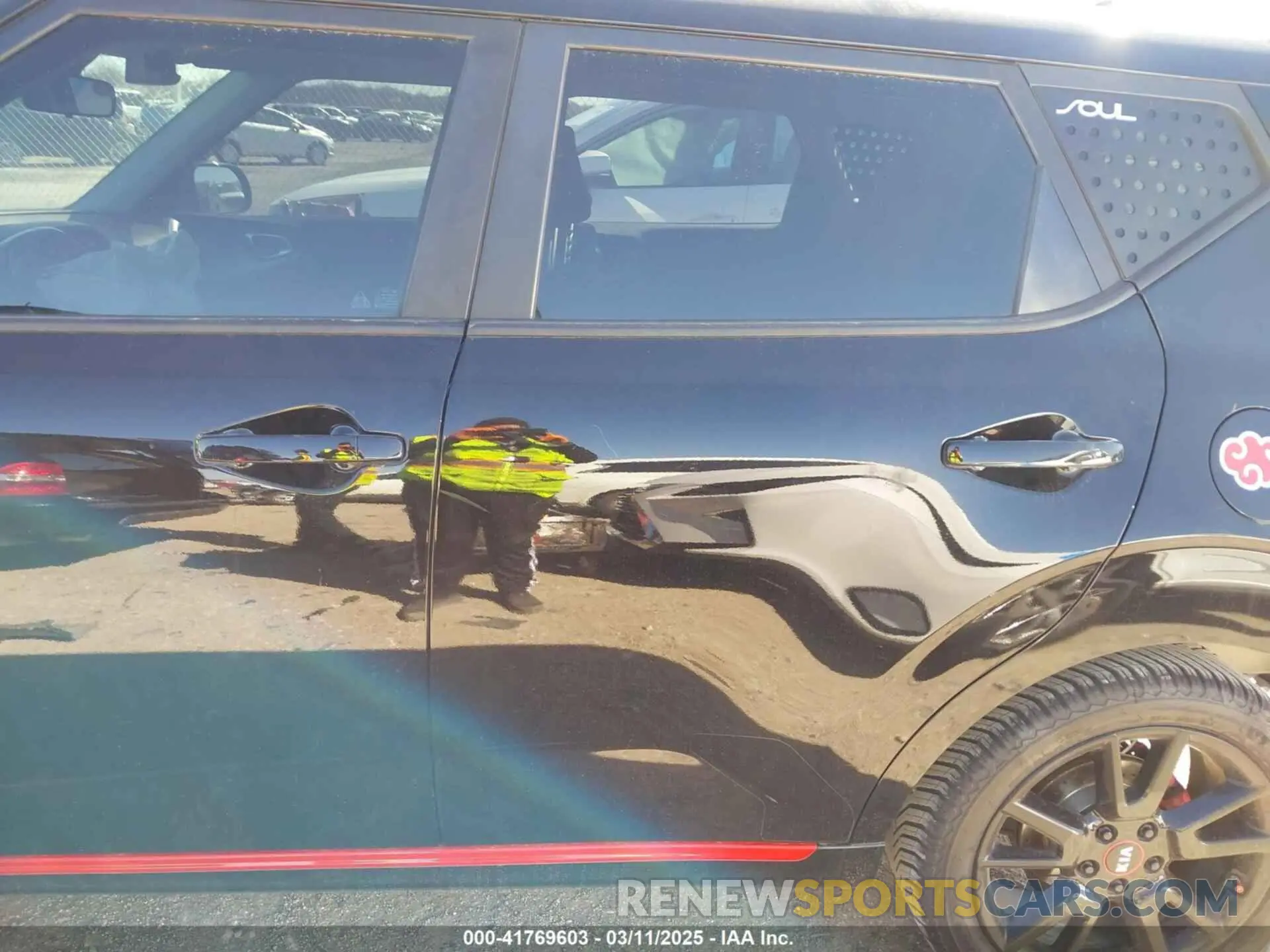 14 Photograph of a damaged car KNDJ63AU9L7026162 KIA SOUL 2020