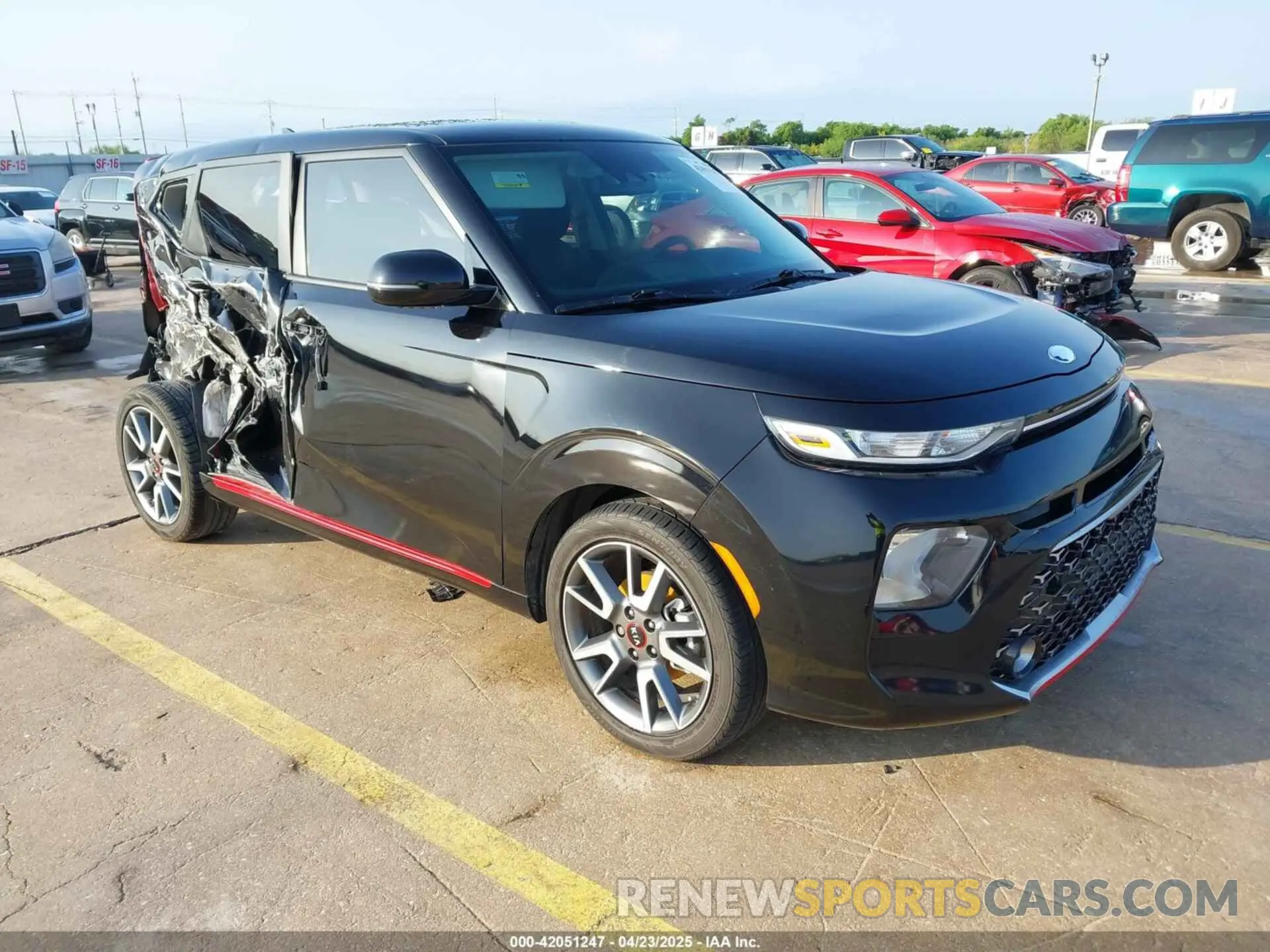 1 Photograph of a damaged car KNDJ63AU9L7033435 KIA SOUL 2020
