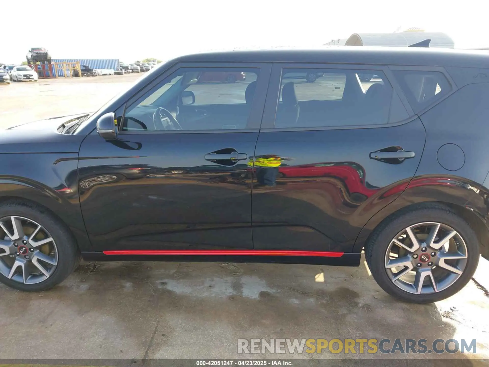 14 Photograph of a damaged car KNDJ63AU9L7033435 KIA SOUL 2020