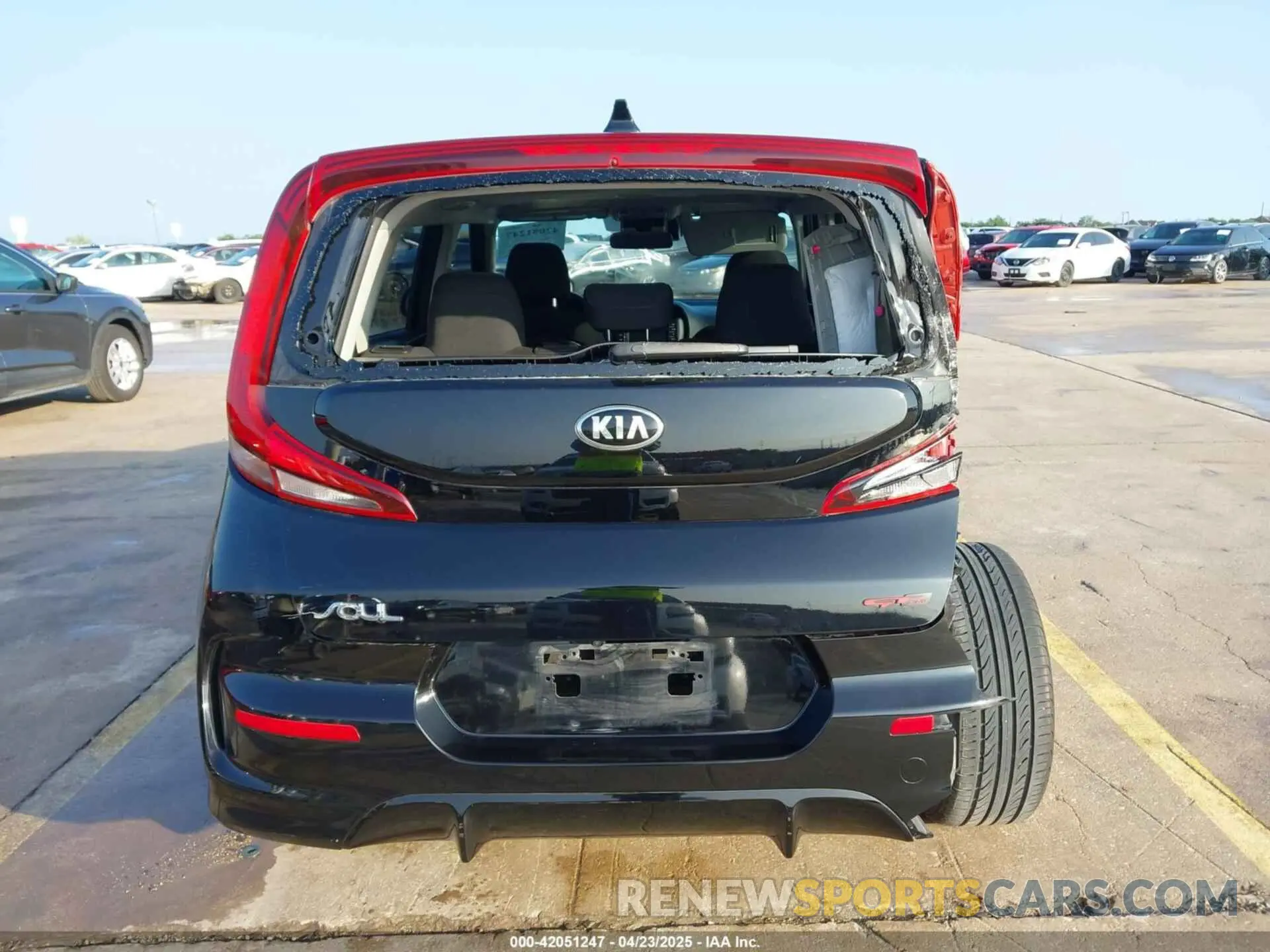 16 Photograph of a damaged car KNDJ63AU9L7033435 KIA SOUL 2020
