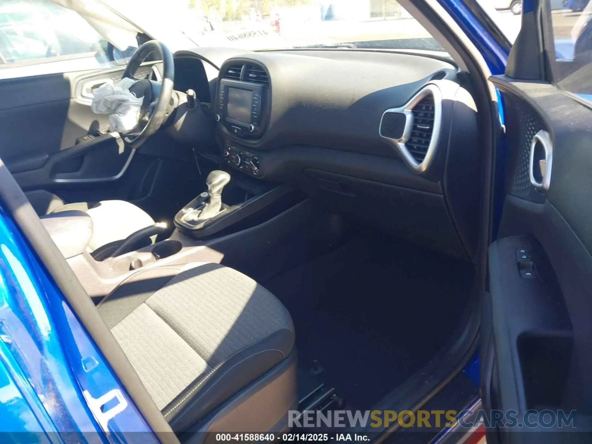 5 Photograph of a damaged car KNDJ63AUXL7006101 KIA SOUL 2020