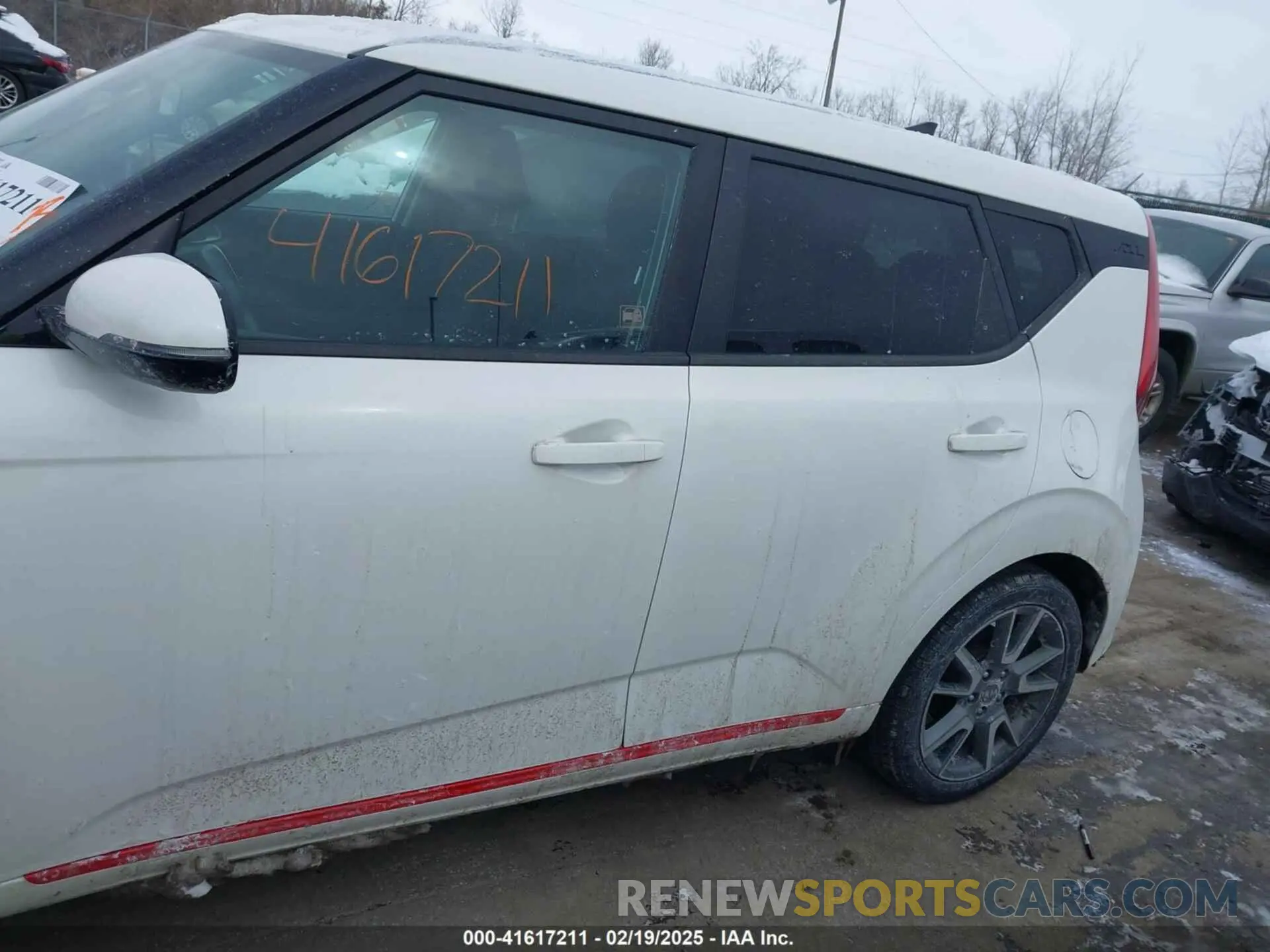 14 Photograph of a damaged car KNDJ63AUXL7008687 KIA SOUL 2020