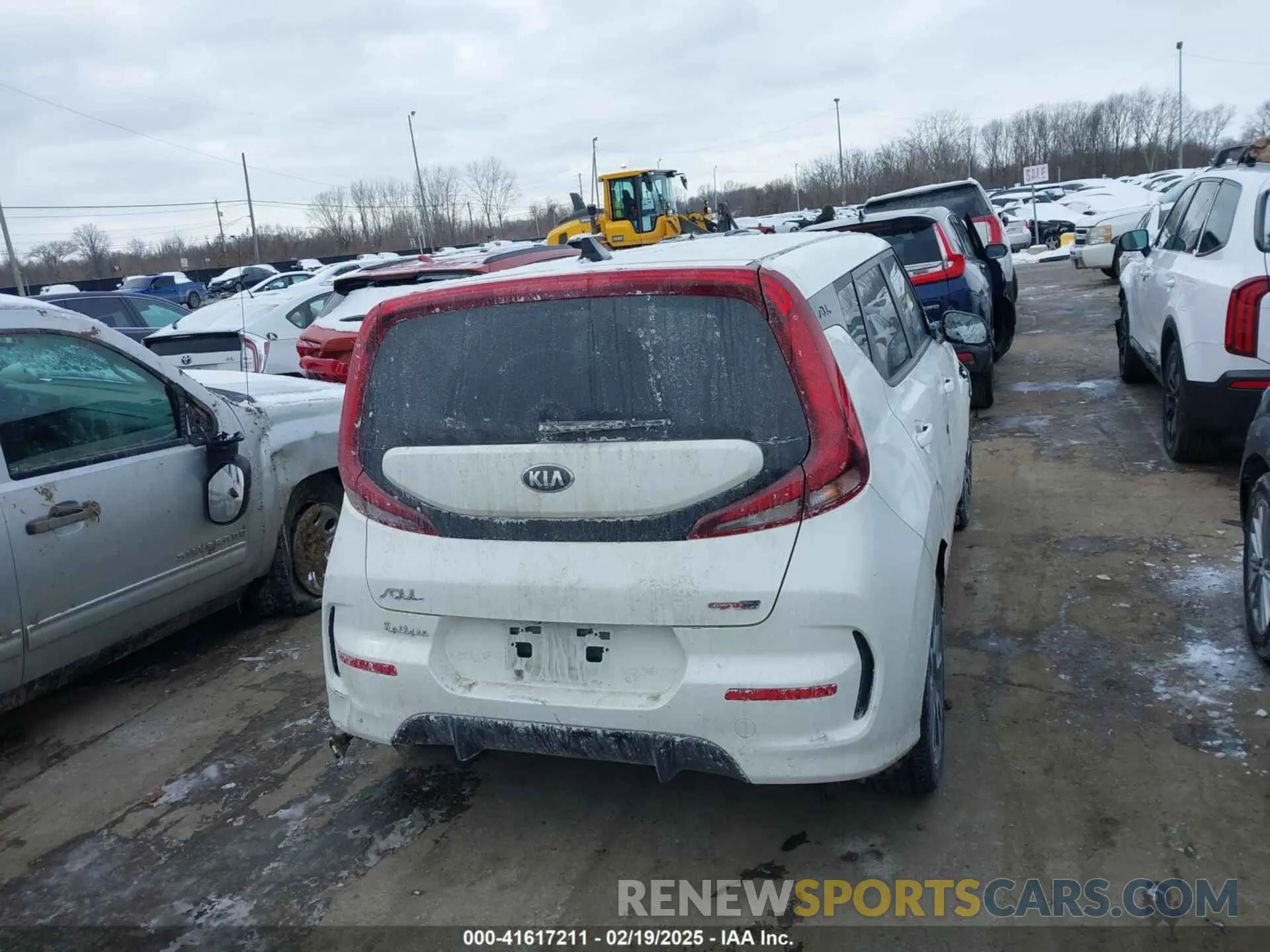 16 Photograph of a damaged car KNDJ63AUXL7008687 KIA SOUL 2020