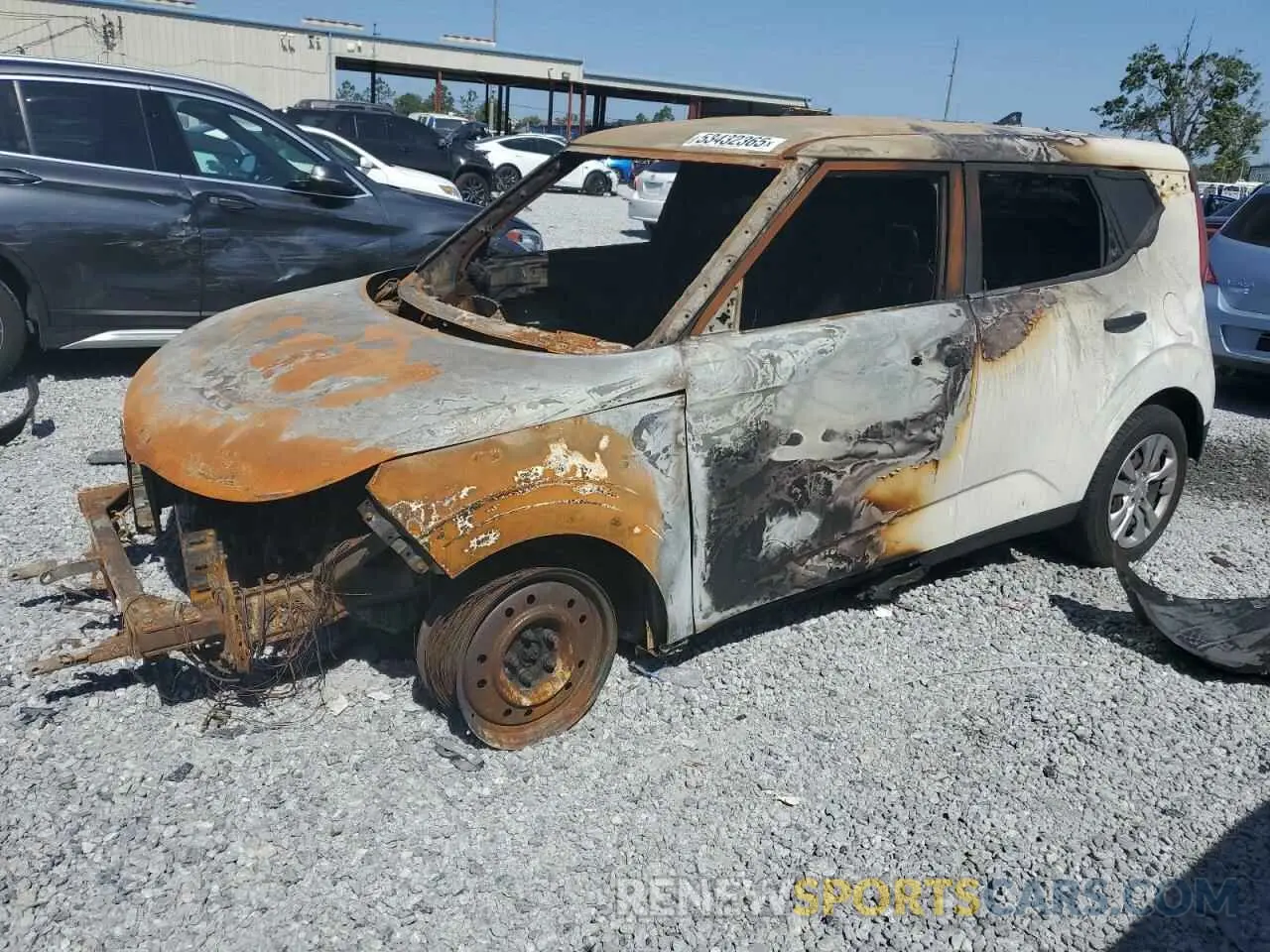 1 Photograph of a damaged car KNDJ22AU2M7127695 KIA SOUL 2021
