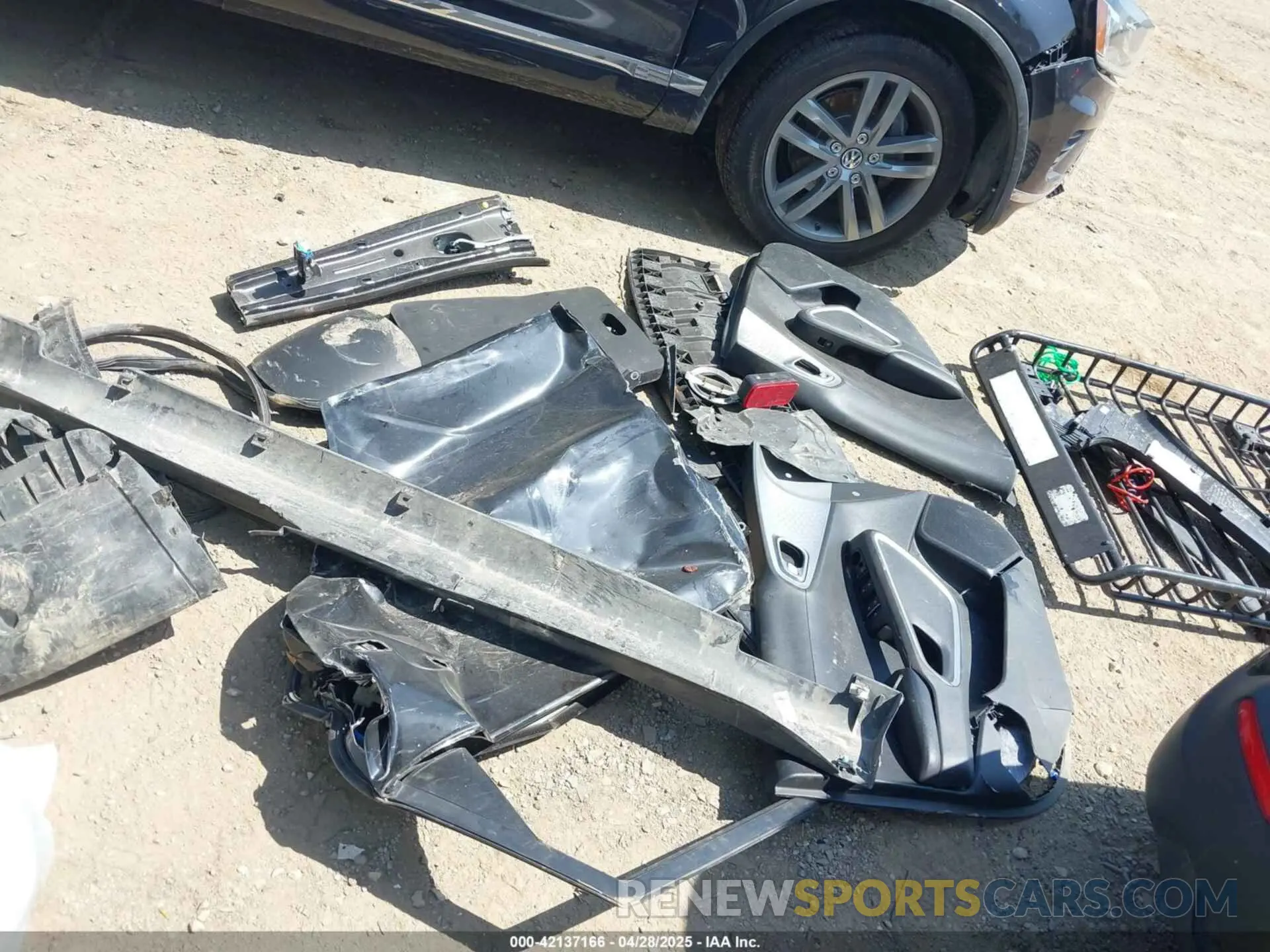 12 Photograph of a damaged car KNDJ22AU9M7757617 KIA SOUL 2021
