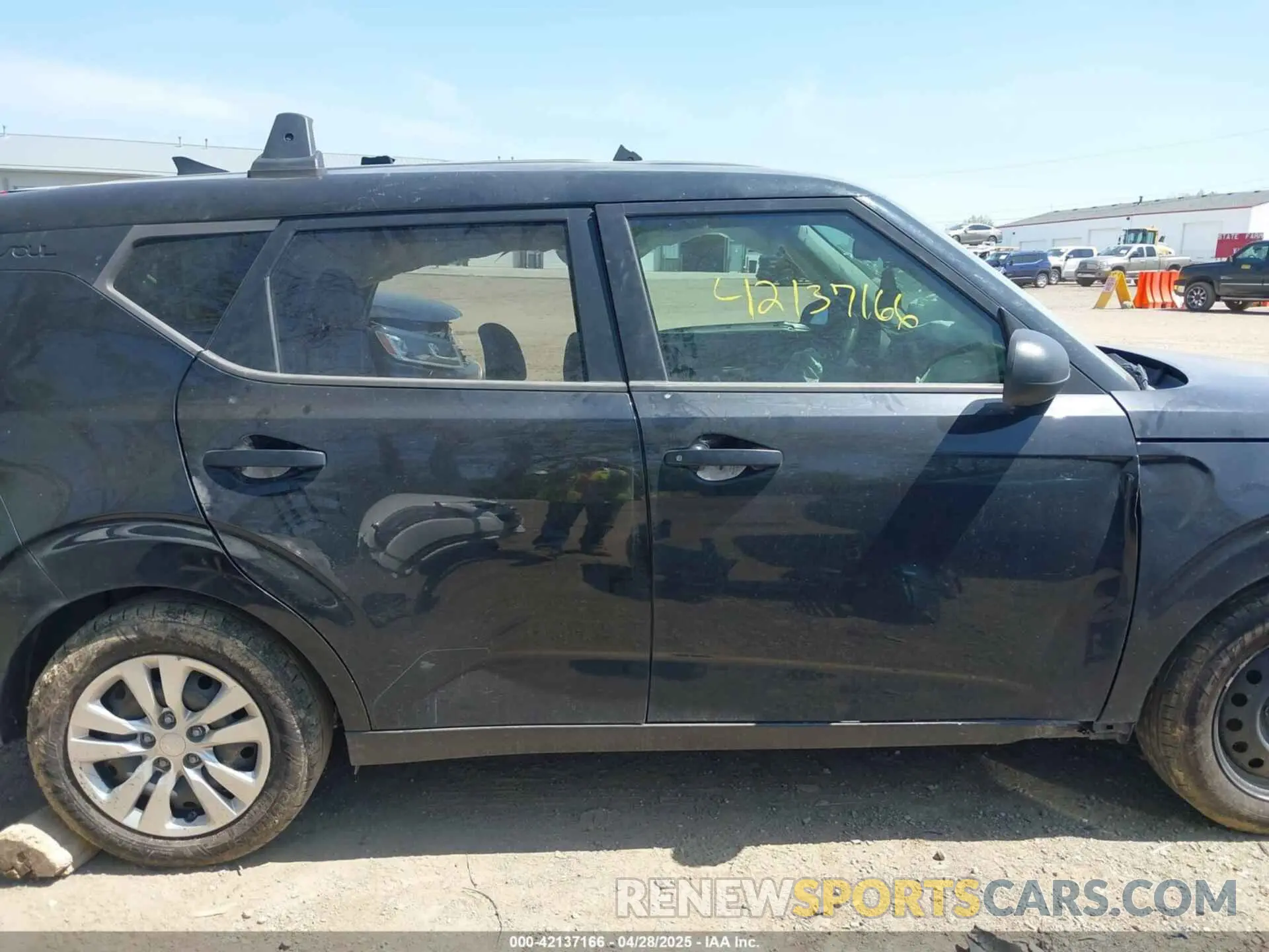 14 Photograph of a damaged car KNDJ22AU9M7757617 KIA SOUL 2021