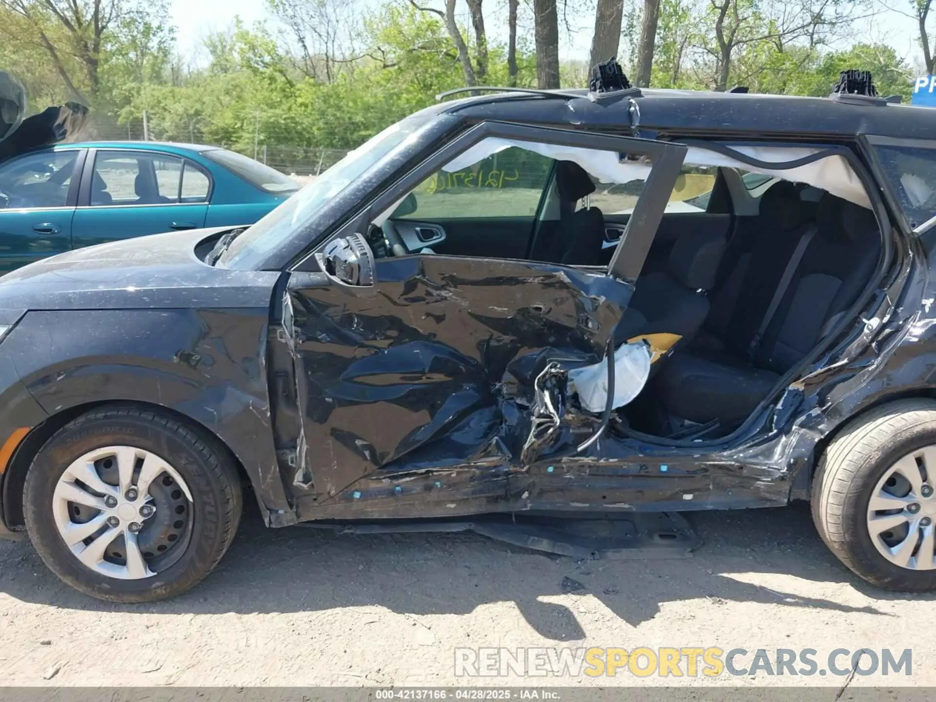 15 Photograph of a damaged car KNDJ22AU9M7757617 KIA SOUL 2021