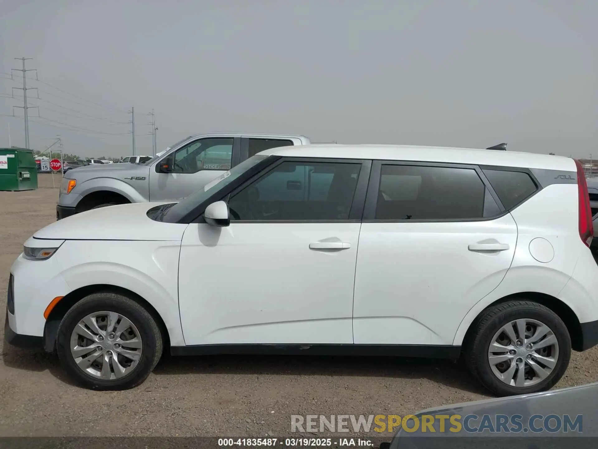 15 Photograph of a damaged car KNDJ23AU0M7130021 KIA SOUL 2021