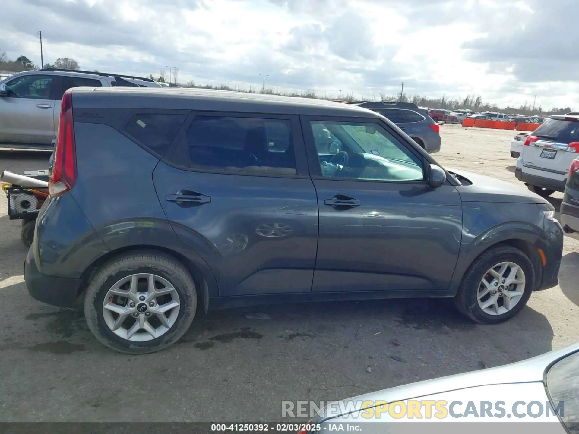 13 Photograph of a damaged car KNDJ23AU0M7746236 KIA SOUL 2021