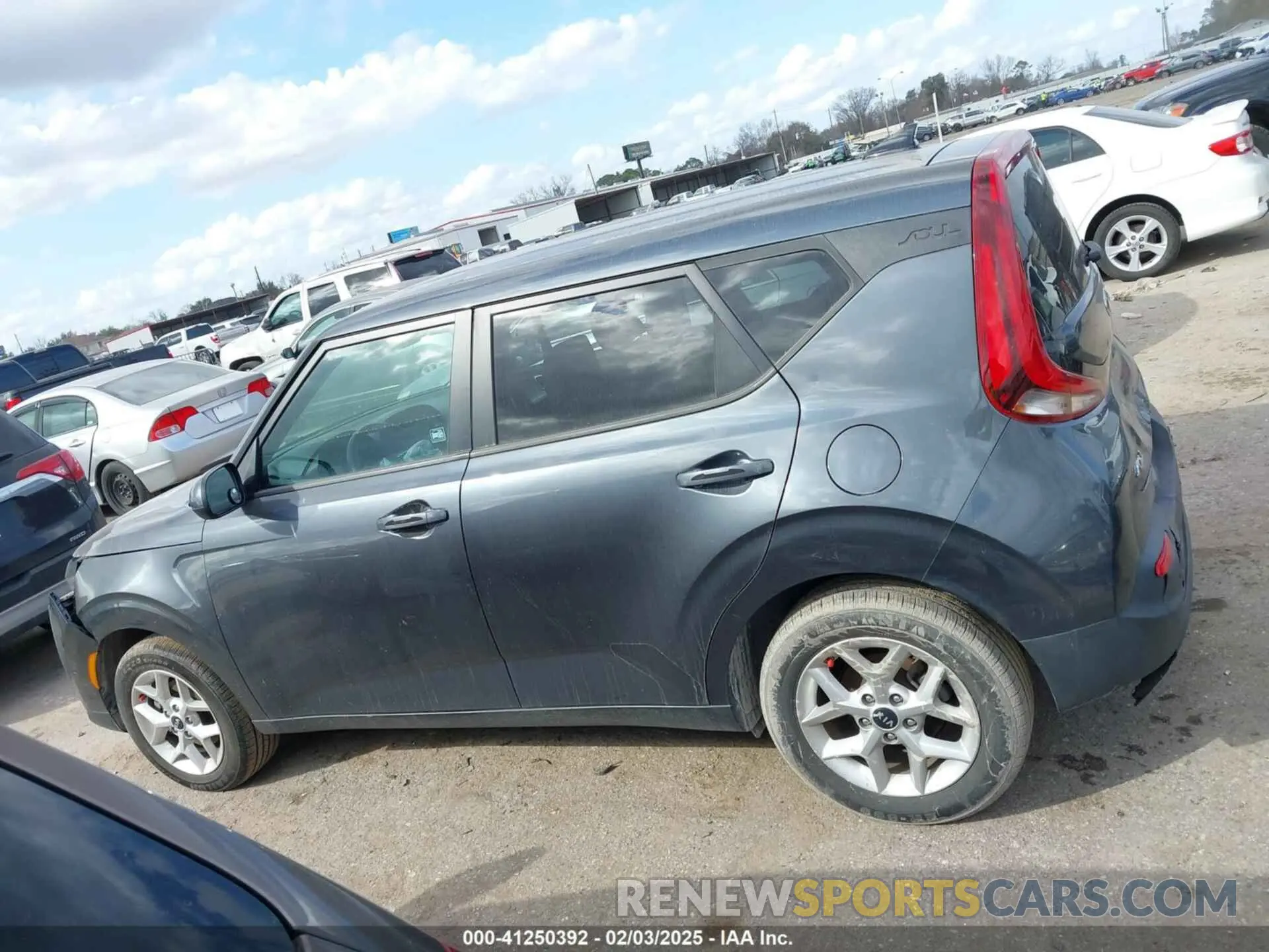 14 Photograph of a damaged car KNDJ23AU0M7746236 KIA SOUL 2021