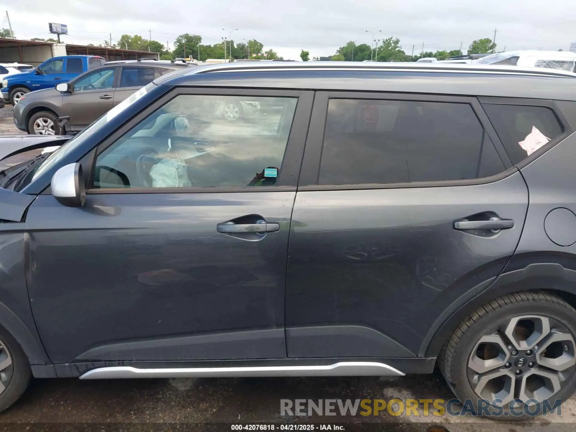 13 Photograph of a damaged car KNDJ23AU0M7764980 KIA SOUL 2021