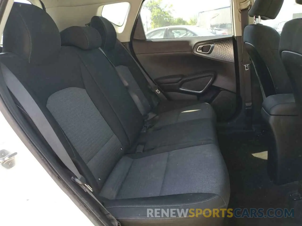 11 Photograph of a damaged car KNDJ23AU0M7797882 KIA SOUL 2021
