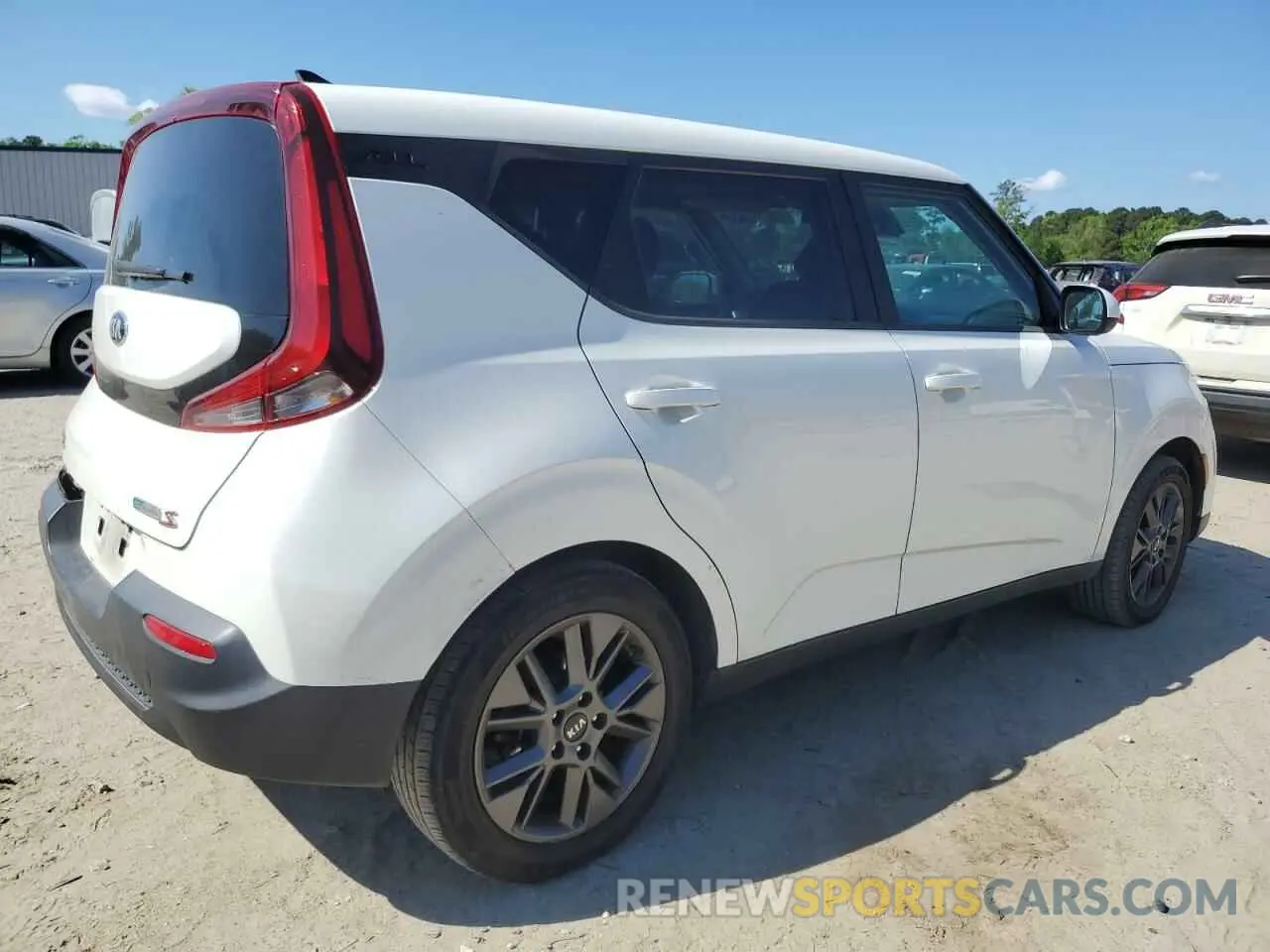 3 Photograph of a damaged car KNDJ23AU0M7797882 KIA SOUL 2021