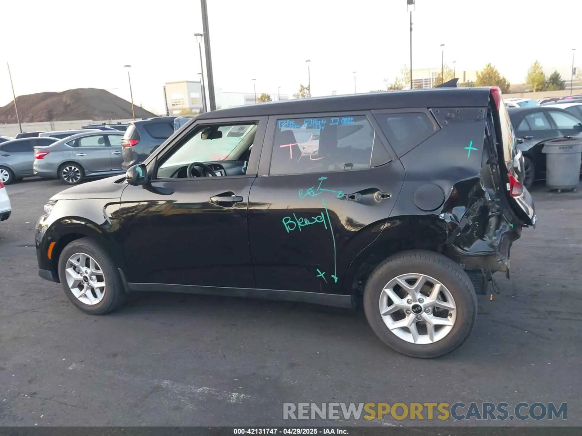 15 Photograph of a damaged car KNDJ23AU1M7758301 KIA SOUL 2021