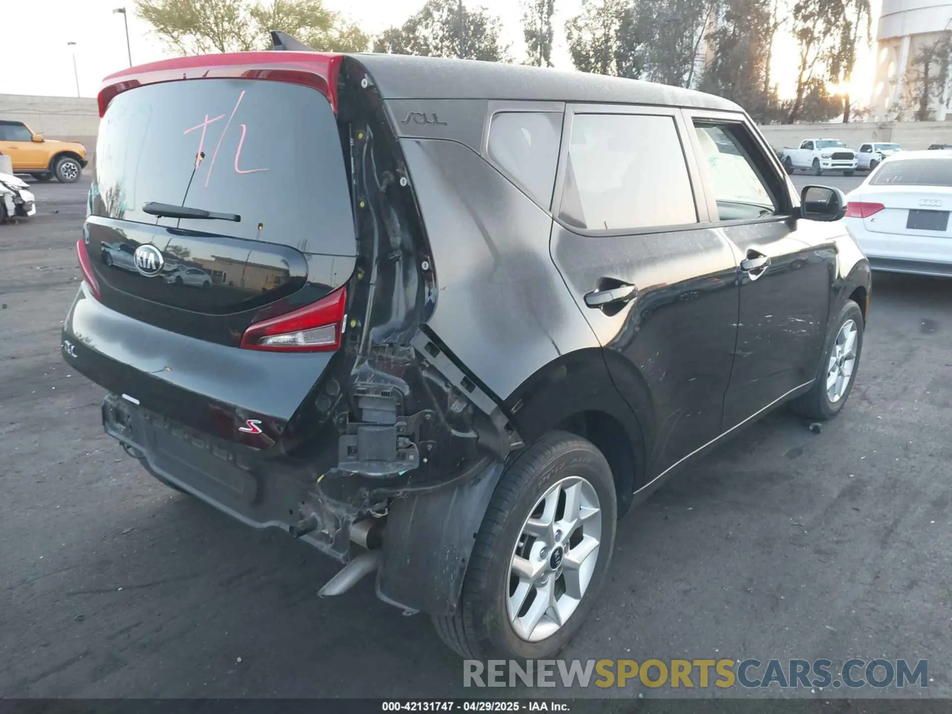 4 Photograph of a damaged car KNDJ23AU1M7758301 KIA SOUL 2021