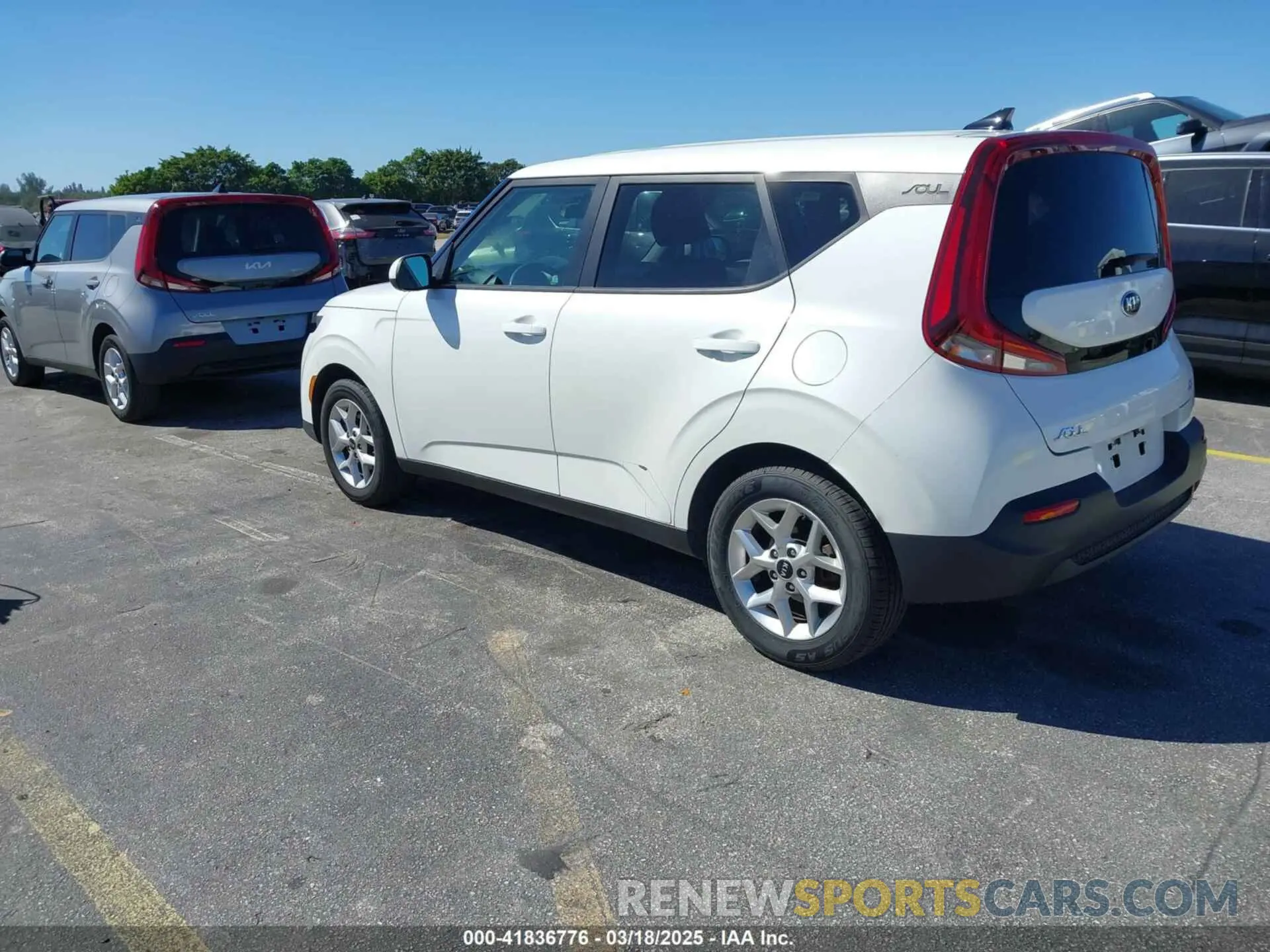 3 Photograph of a damaged car KNDJ23AU1M7769377 KIA SOUL 2021