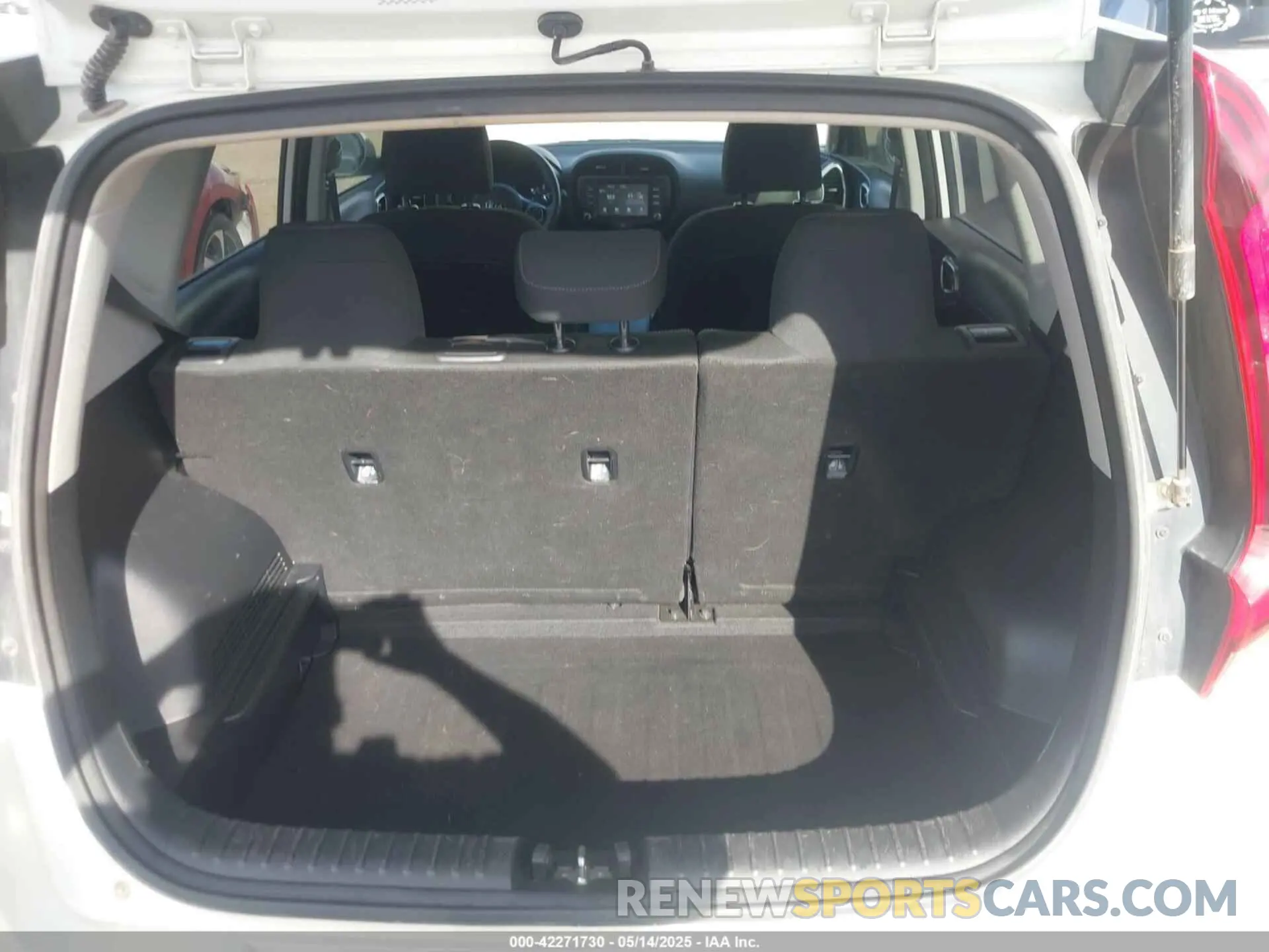 17 Photograph of a damaged car KNDJ23AU1M7771307 KIA SOUL 2021