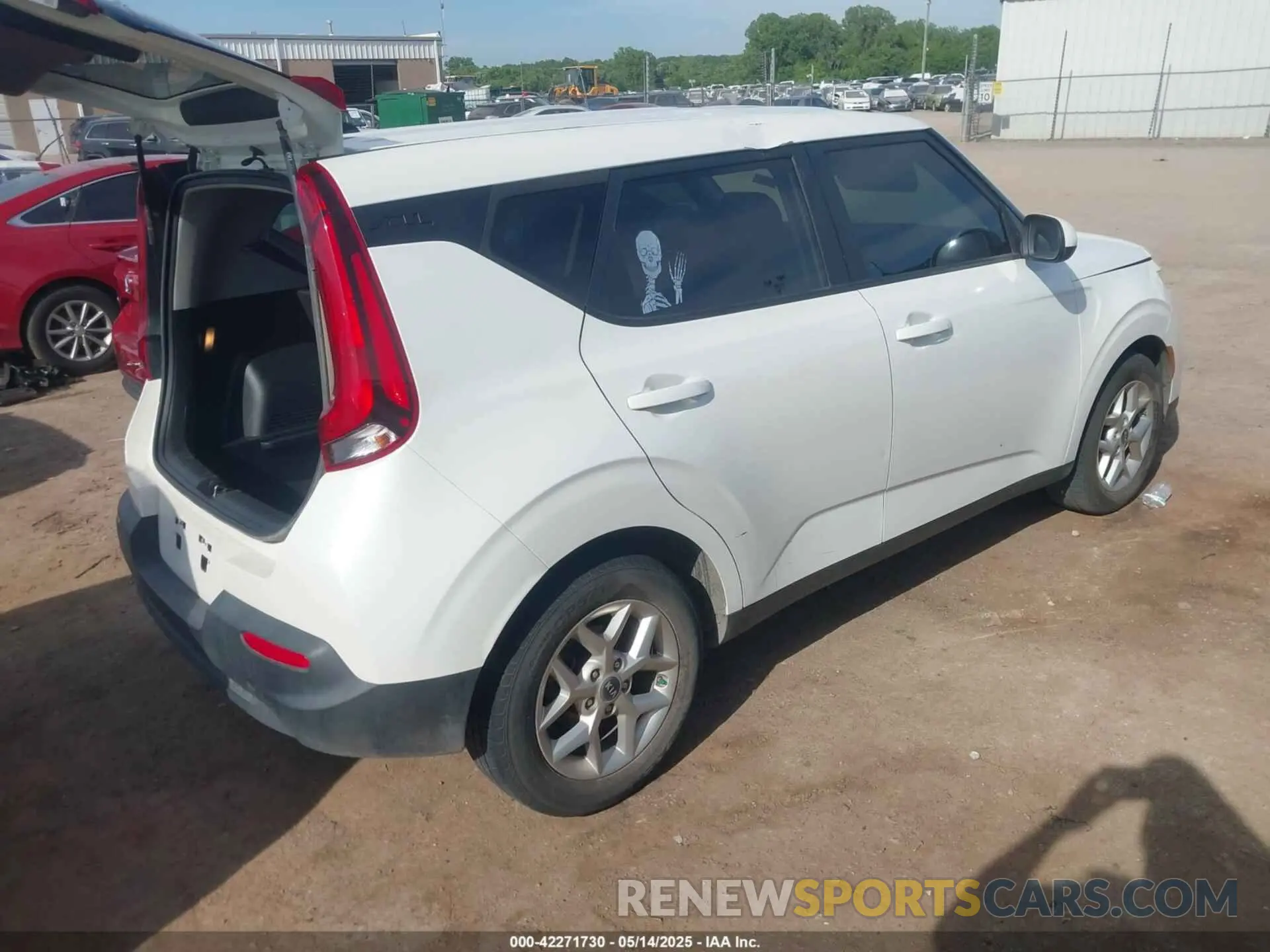 4 Photograph of a damaged car KNDJ23AU1M7771307 KIA SOUL 2021