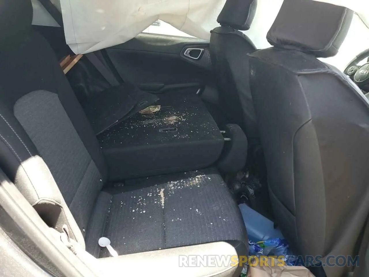 10 Photograph of a damaged car KNDJ23AU1M7772005 KIA SOUL 2021