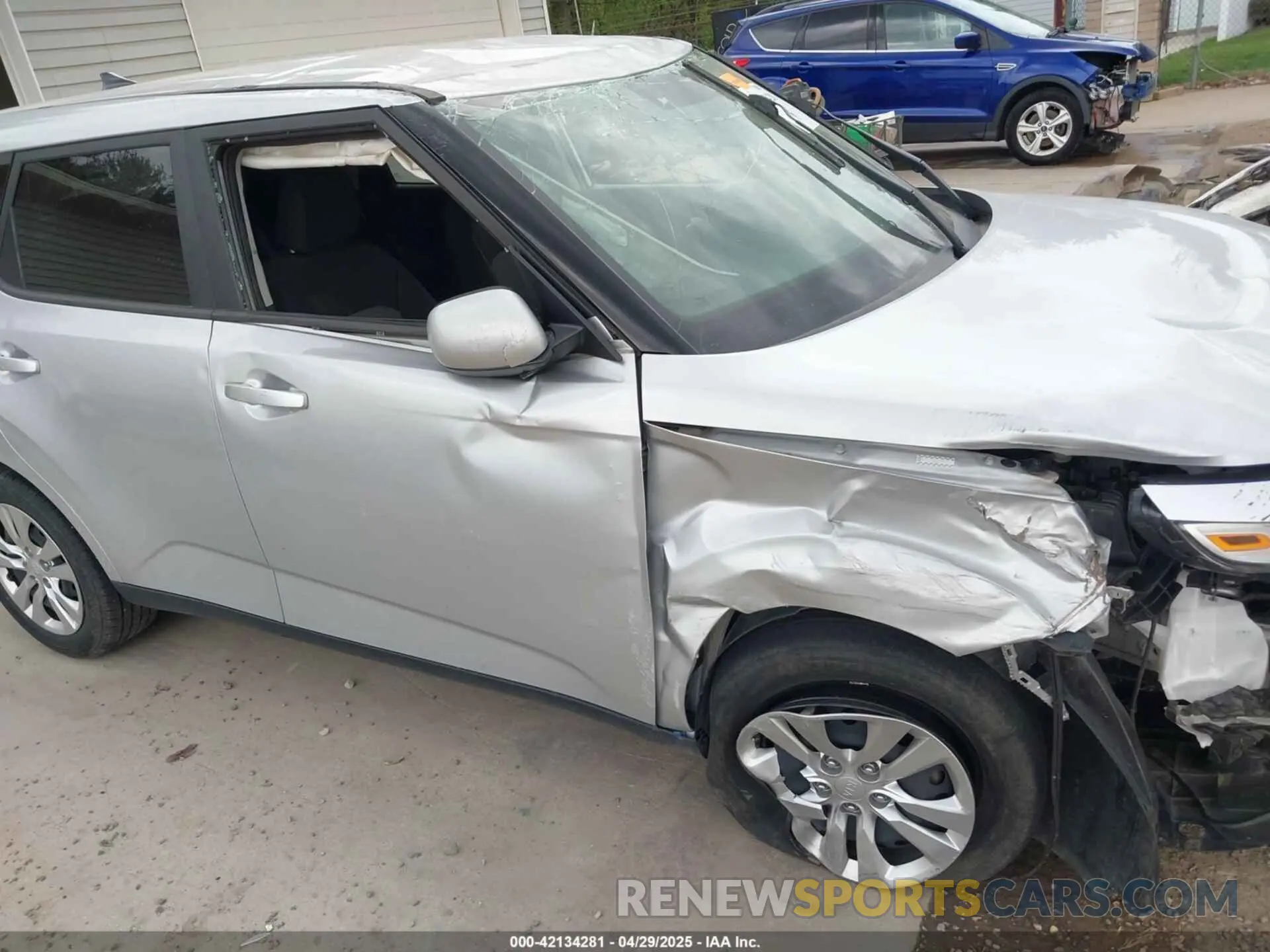 13 Photograph of a damaged car KNDJ23AU1M7782999 KIA SOUL 2021